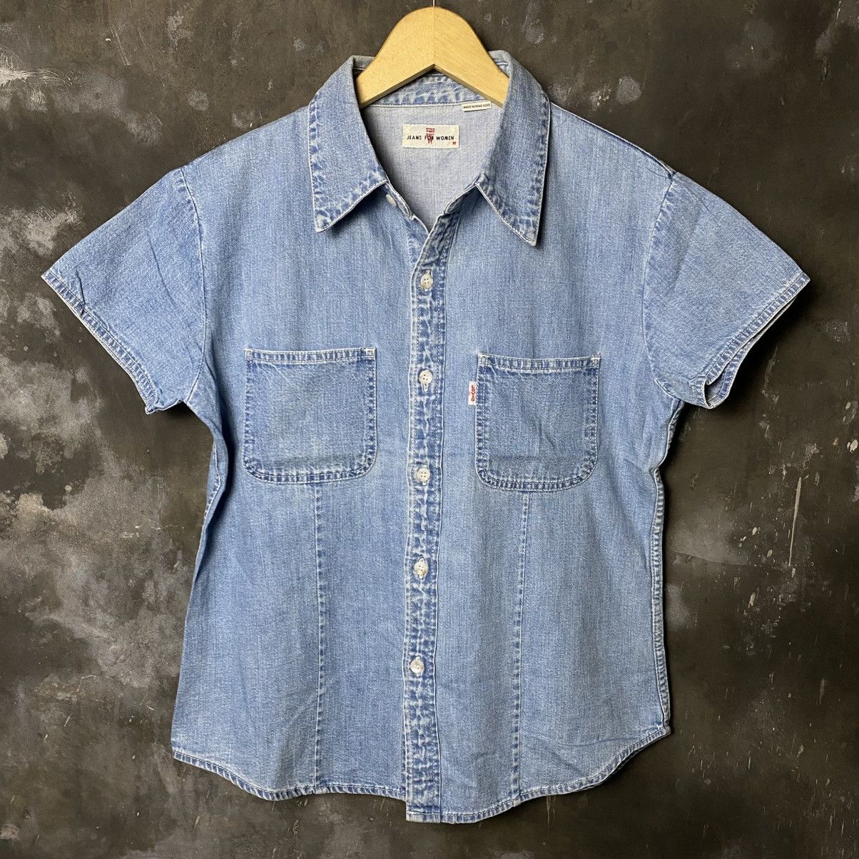 Cowboy Equipment × Japanese Brand × Levi's vintage levis for women chambray shirt Size M / US 6-8 / IT 42-44 - 1 Thumbnail