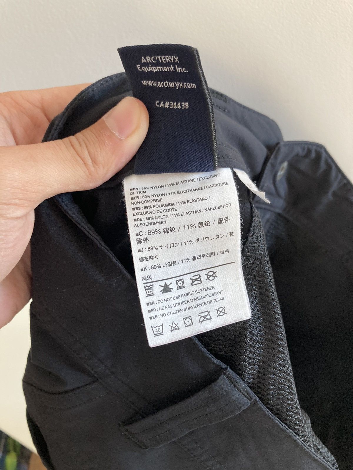 Arc'teryx Arcteryx black one pocket cargo pants Size US 32 / EU 48 - 9 Thumbnail