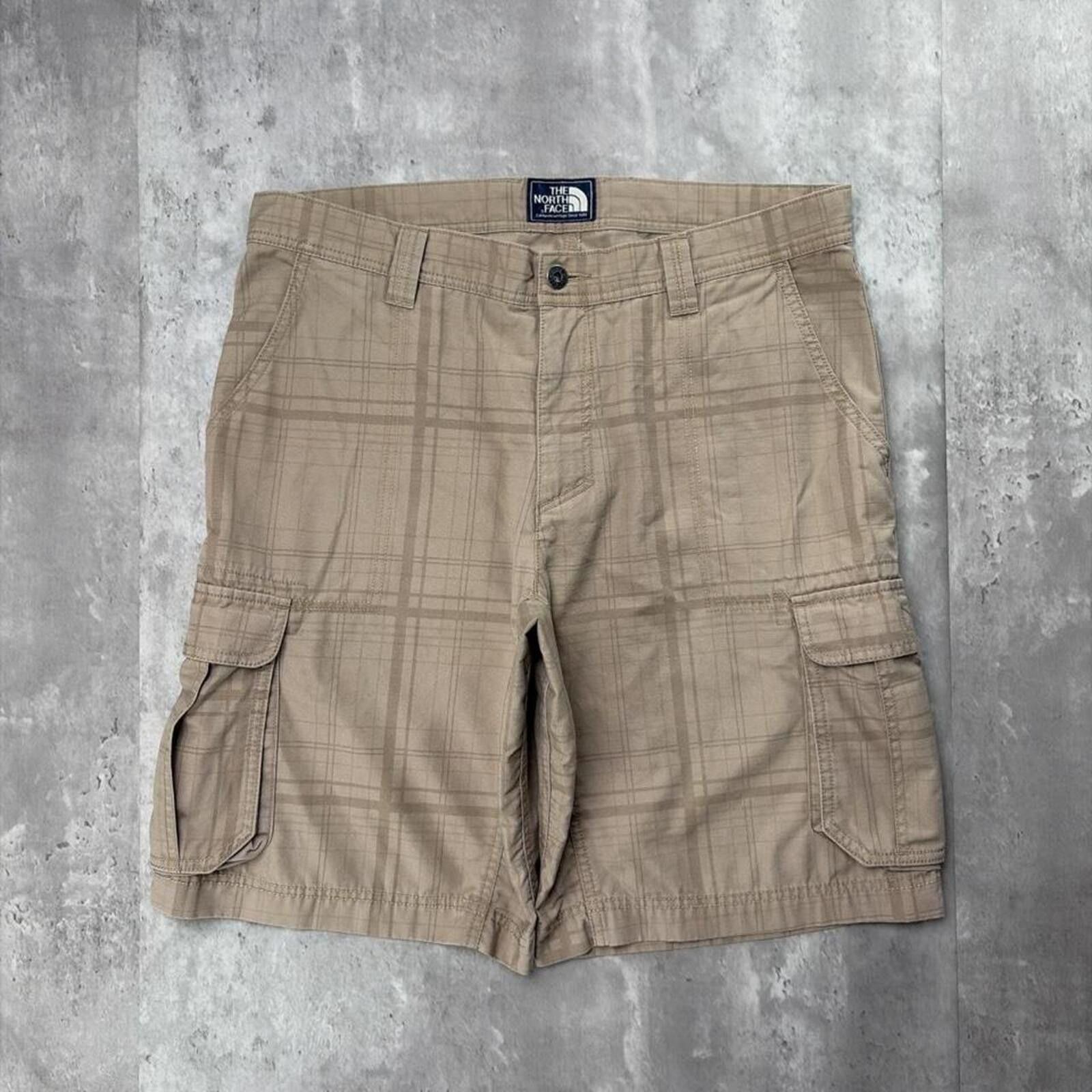 The North Face Vintage Beige The North Face Grunge Baggy Plaid Cargo Shorts Size US 36 / EU 52 - 1 Thumbnail