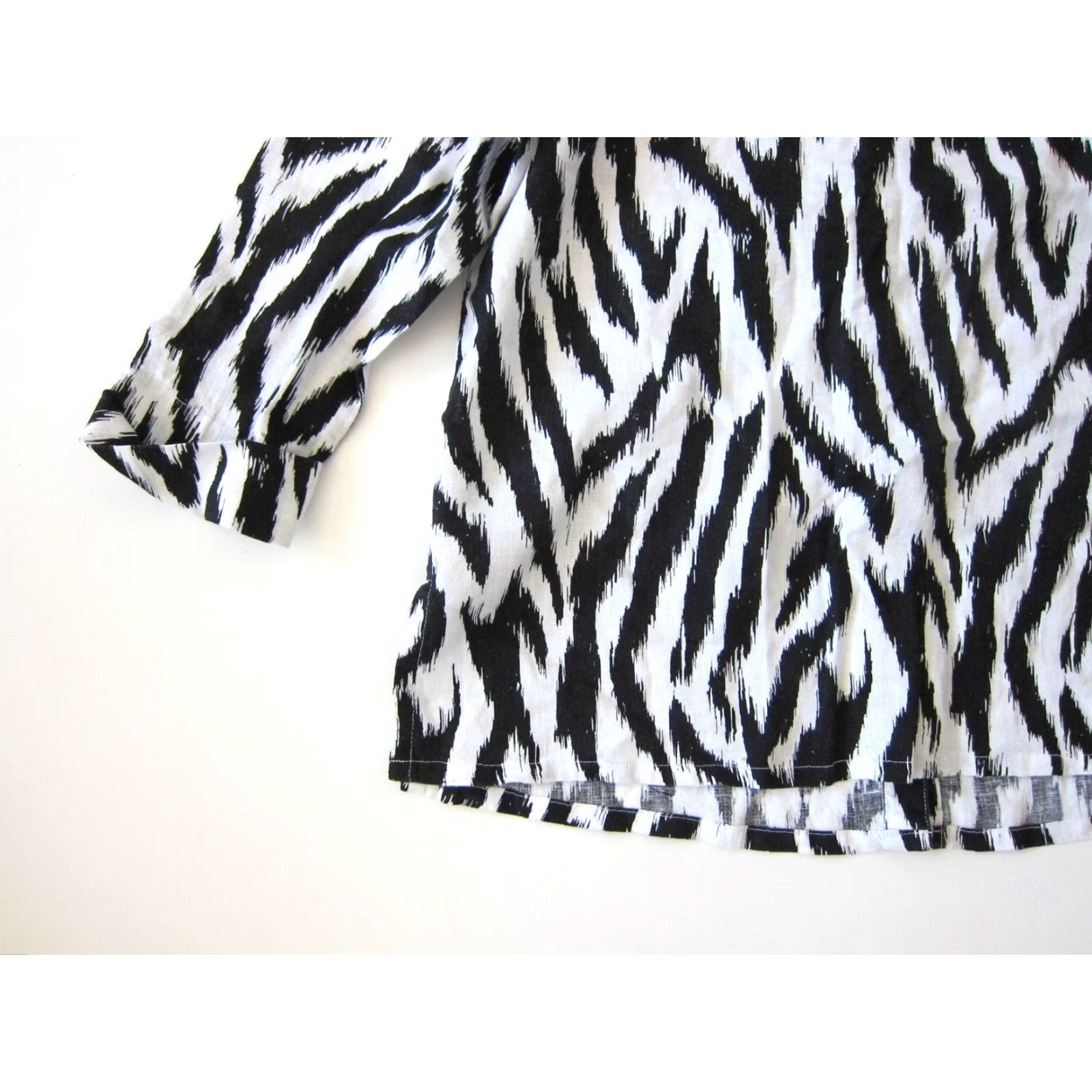 JM Collection JM Collection 100% Linen Black White Zebra Button Down 3/4 Sleeve Blouse 12 Women Shirt Blouse Zebra 12 Womens Size XL / US 12-14 / IT 48-50 - 5 Thumbnail