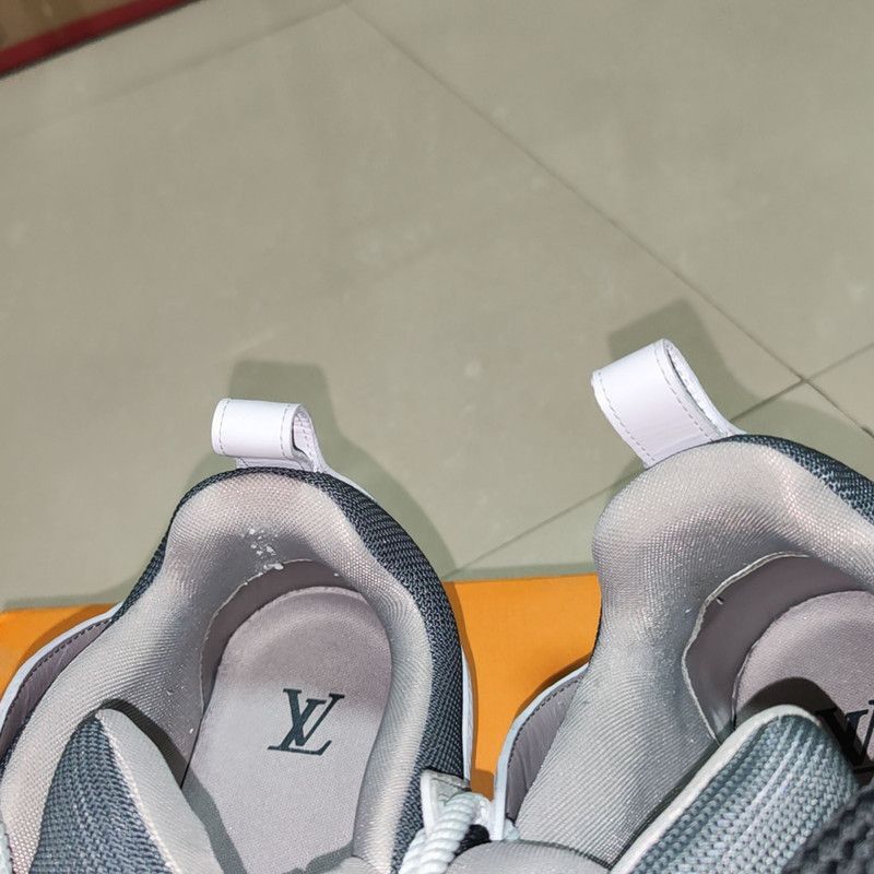 Louis Vuitton Louis Vuitton Stylish Low-top Skate Shoes -2508 Size US 8.5 / EU 41-42 - 9 Thumbnail