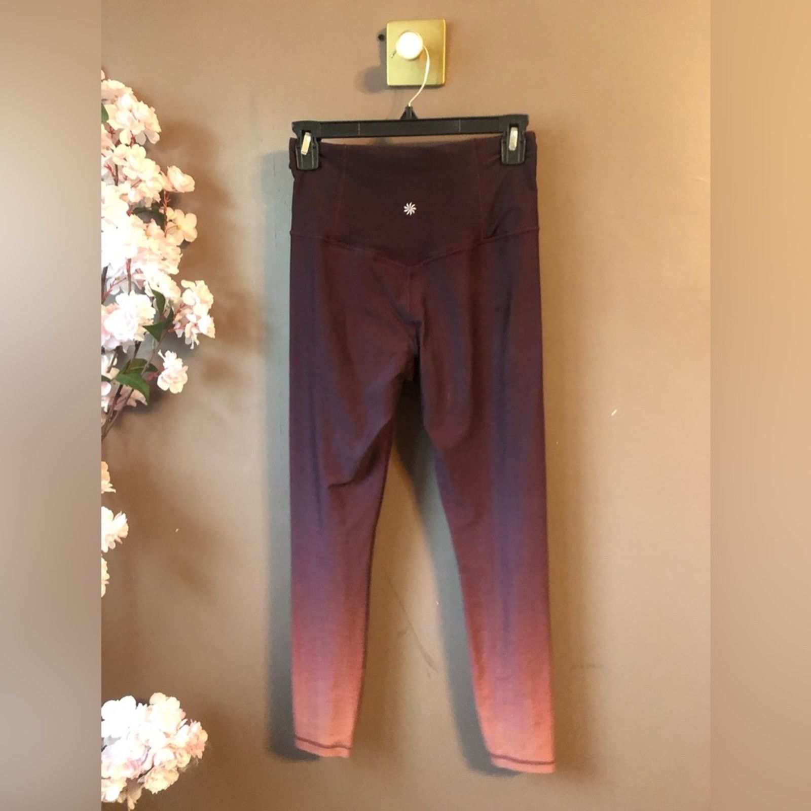 Athleta Athleta leggings burgundy top lighter bottom Size 24" / US 00 / IT 34 - 3 Thumbnail