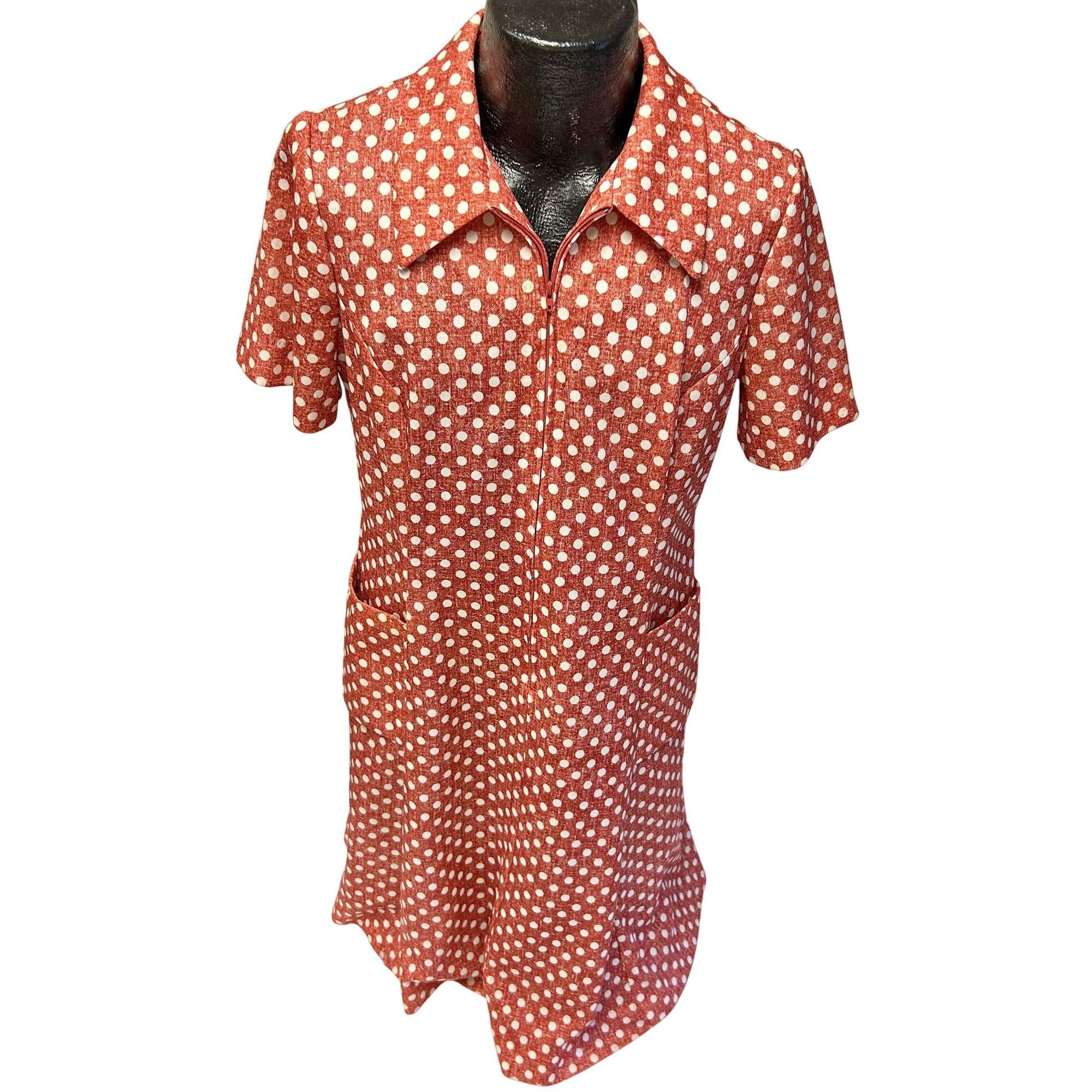 Vintage 60 70's MOD Red POLKA DOT Zipper Collared House Dress 18.5 Size XXL / US 16-18 / IT 52-54 - 5 Thumbnail