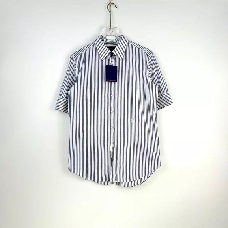 Louis Vuitton Louis Vuitton Blue and white vertical classic logo short sl Size US M / EU 48-50 / 2 - 3 Thumbnail
