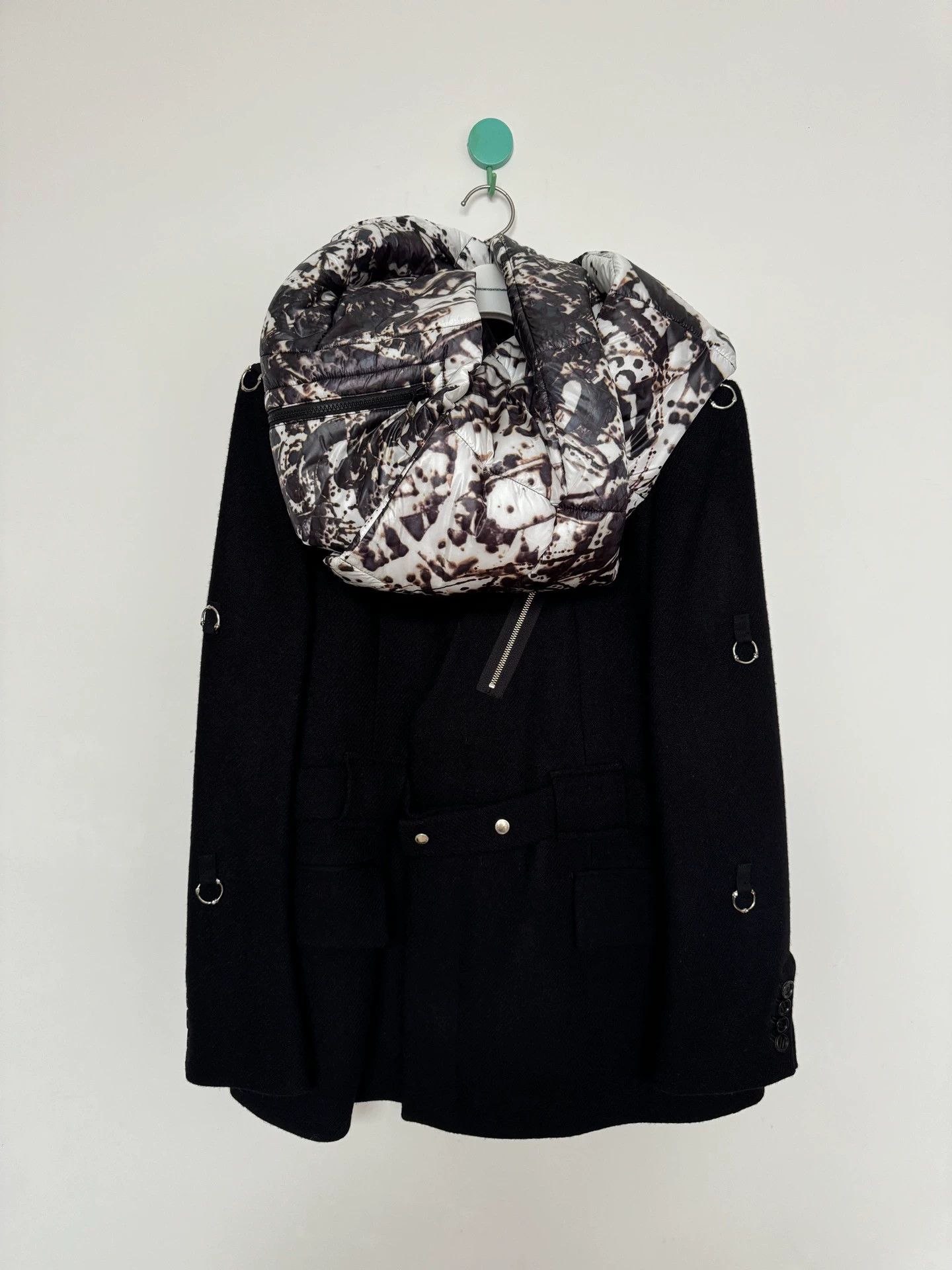 Takahiromiyashita The Soloist. Takahiro Miyashita The Soloist down scarf zipper storage Size ONE SIZE - 5 Thumbnail
