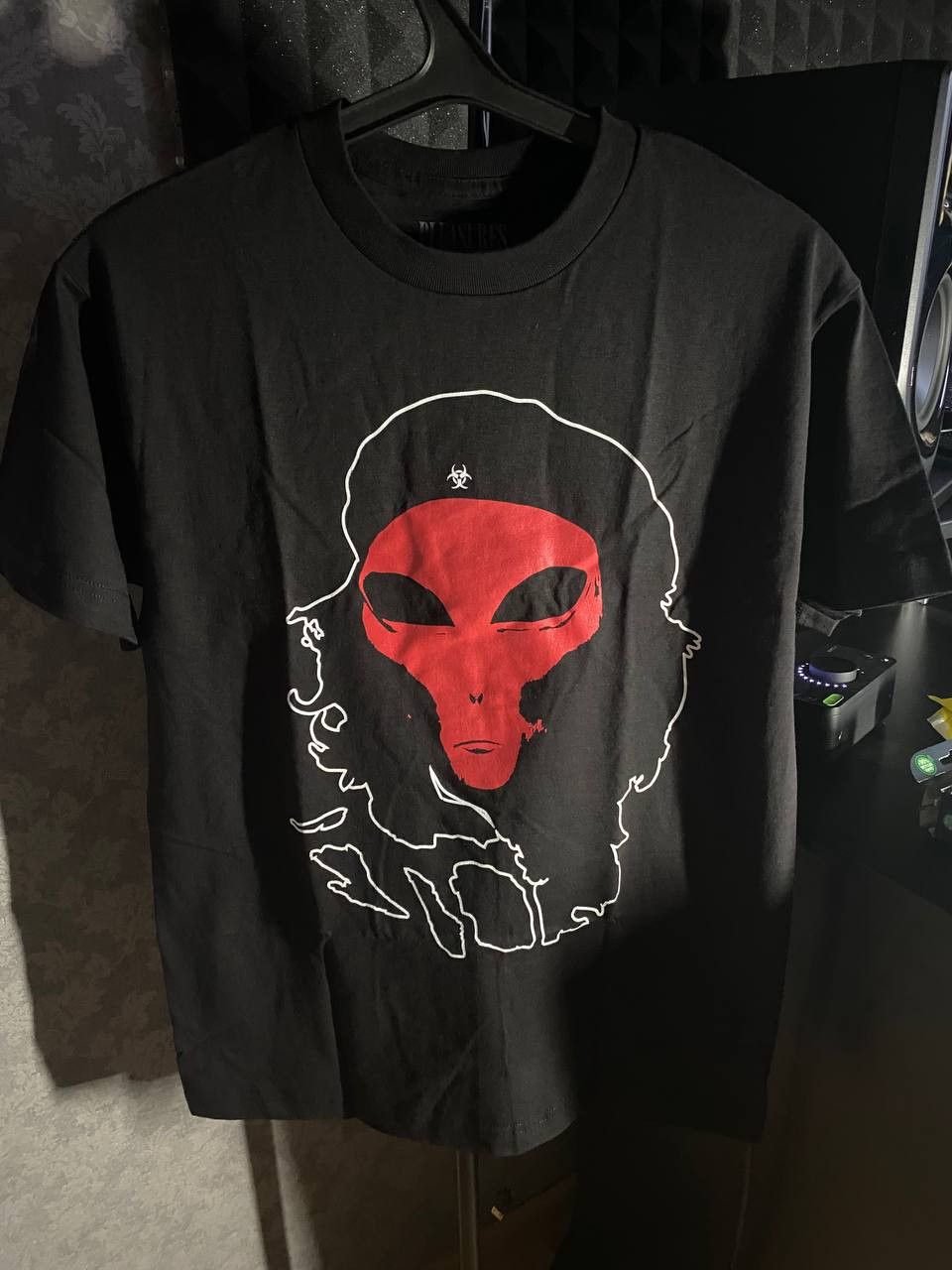 Pleasures Pleasures - Alien Tee Size US M / EU 48-50 / 2 - 1 Thumbnail