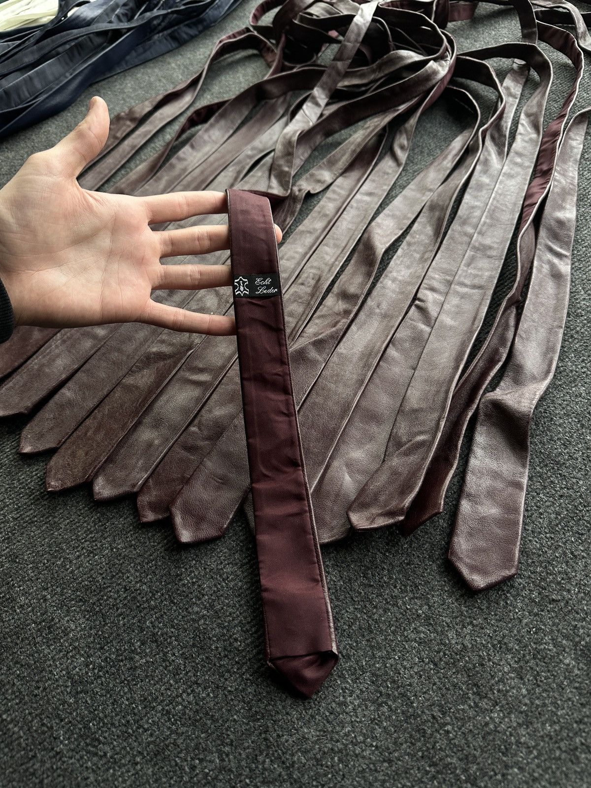 Other 🚨 LEATHER BURGUNDY ITALY TIE LUXURY VNTG RARE OLD MONEY Size ONE SIZE - 3 Thumbnail