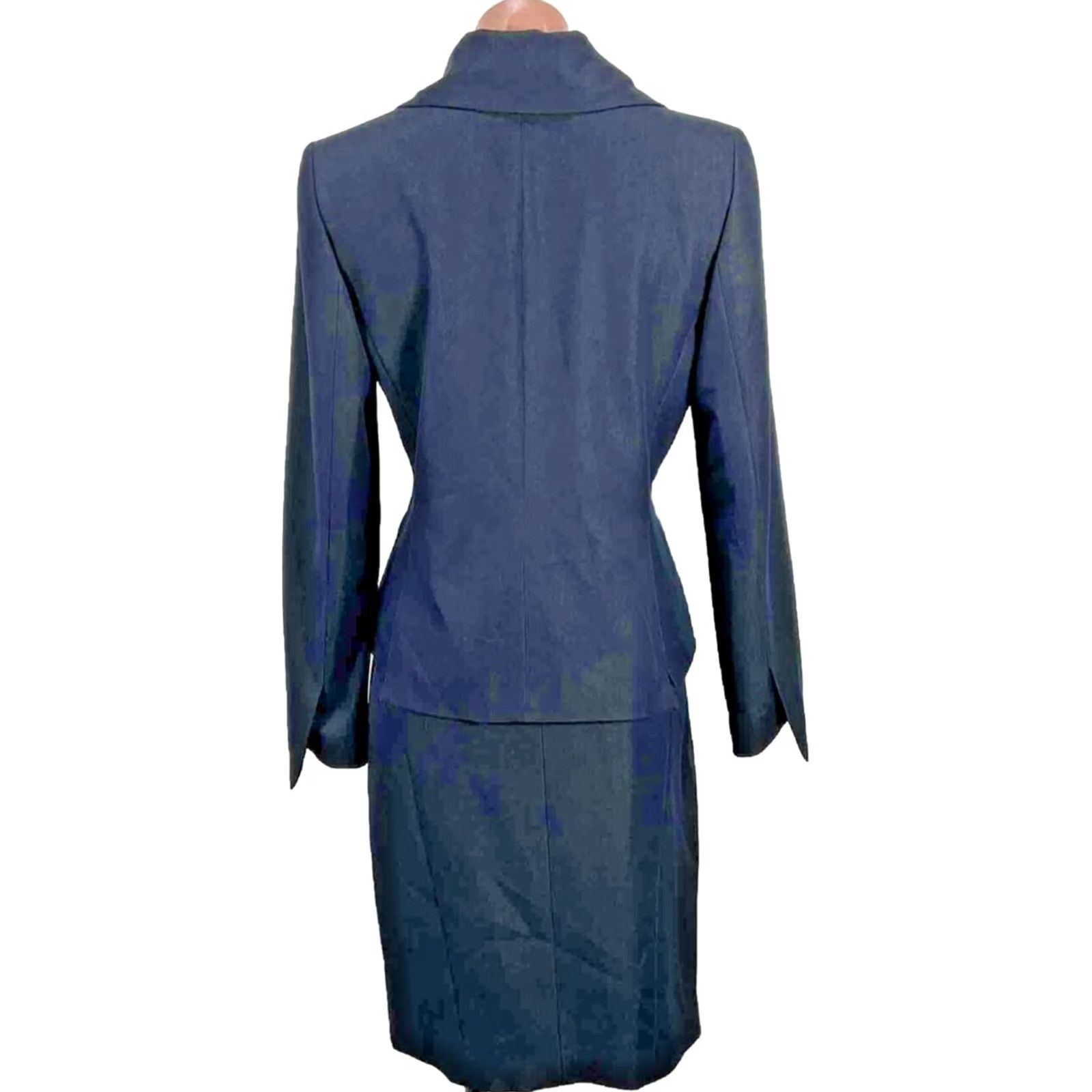 Vintage VINTAGE T Tahari Dark Blue Suit Blazer 2 Piece Skirt Set Size 6 Women Denim Look Shirt Jacket Skirt Womens Size 28" / US 6 / IT 42 - 2 Thumbnail