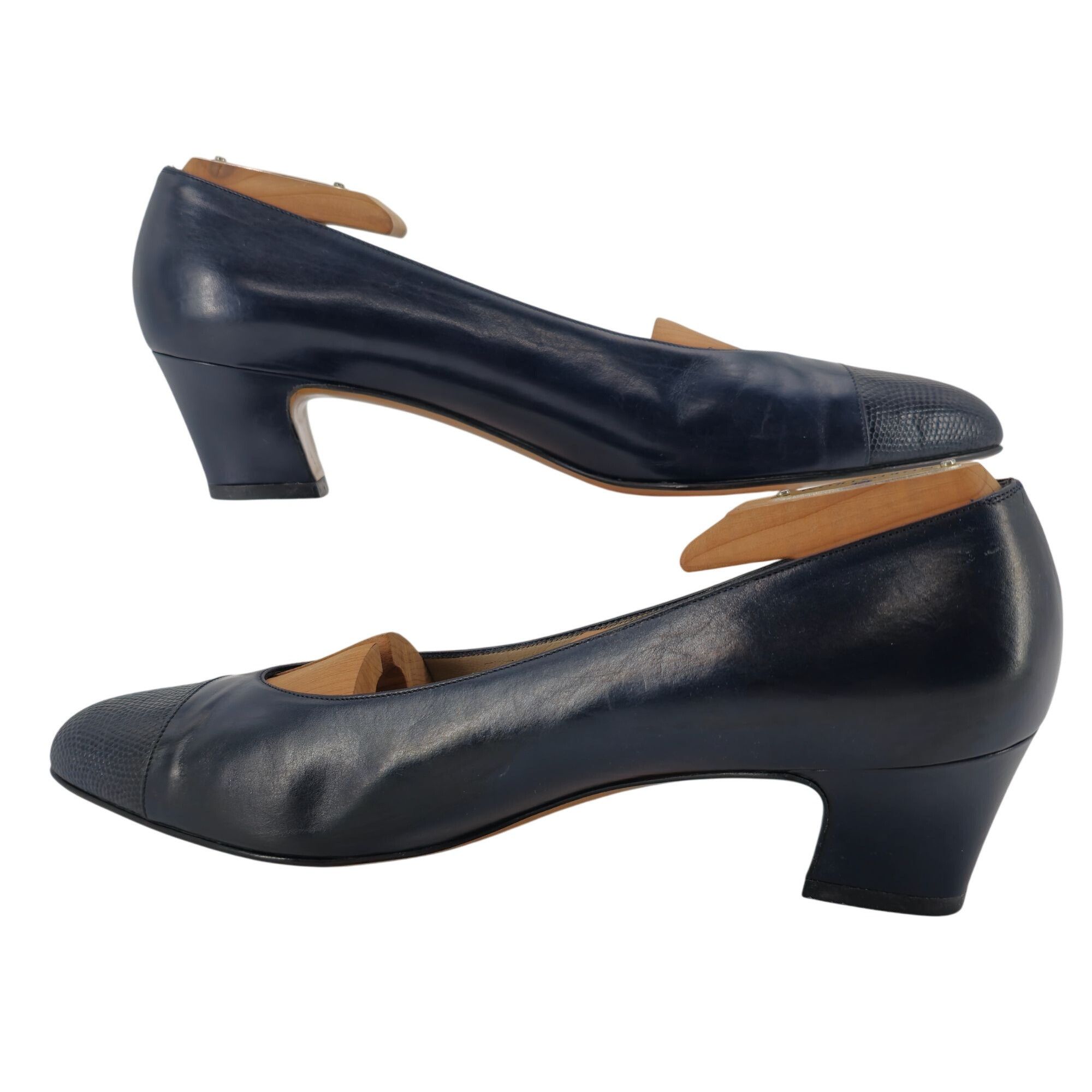 Vintage Salvatore Ferragamo Womens 9AA Navy Leather Reptile