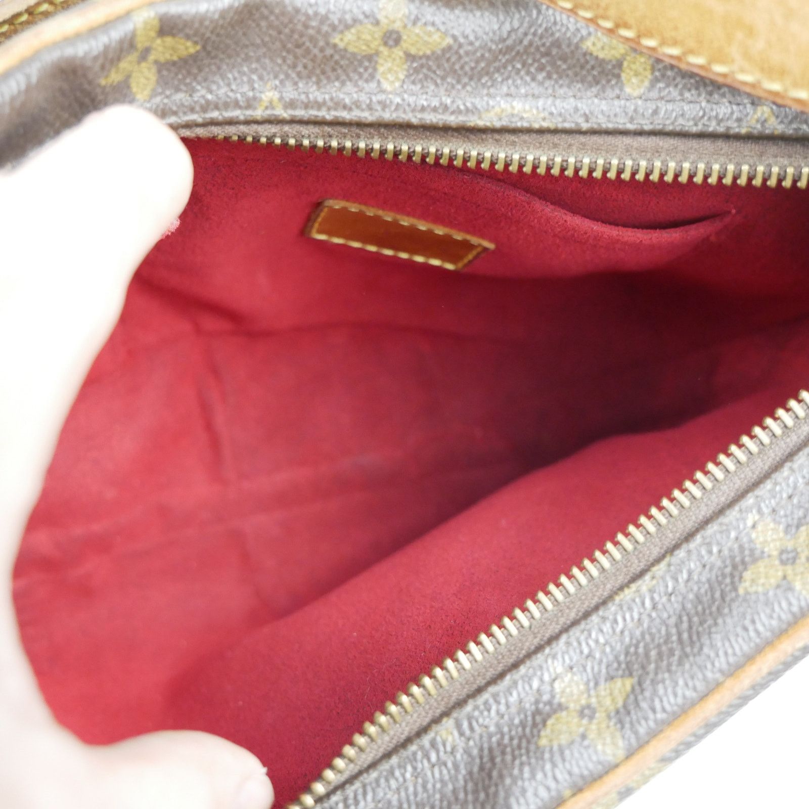 Louis Vuitton Louis Vuitton Croissant MM Bag Size ONE SIZE - 11 Thumbnail