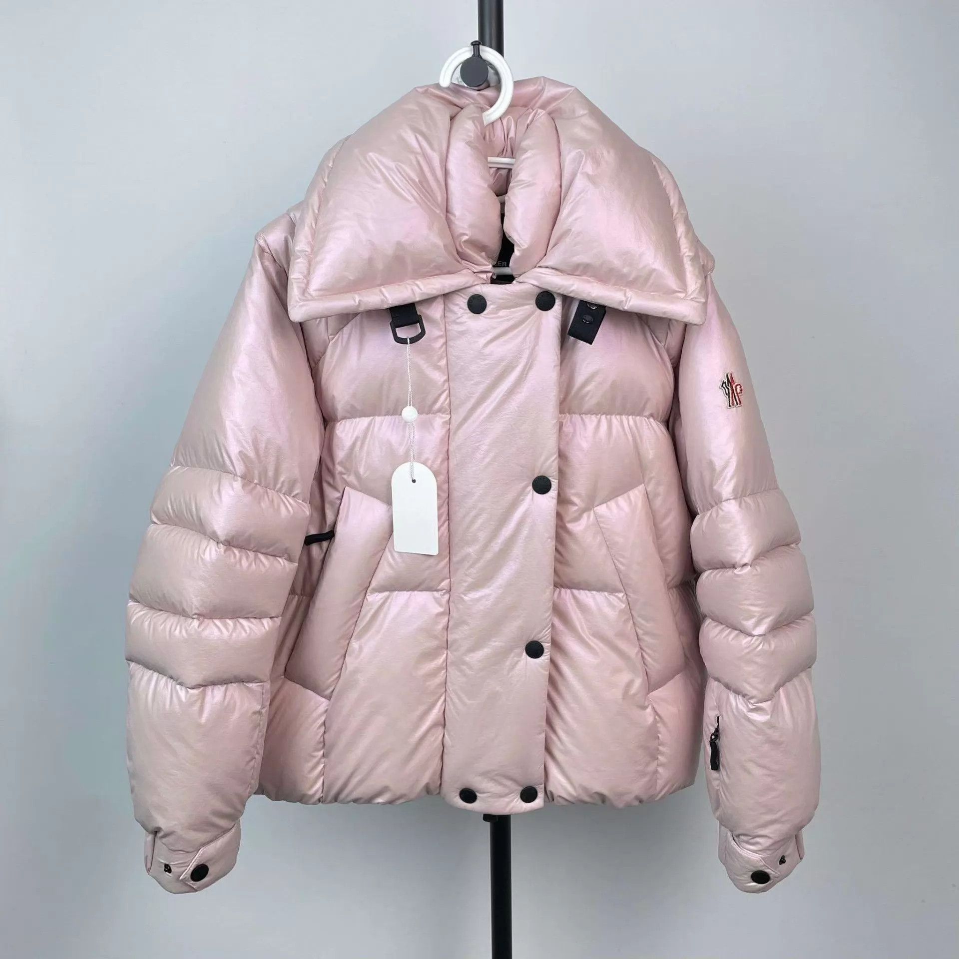 Moncler Moncler Pink Down Jacket 1 Size S / US 4 / IT 40 - 1 Thumbnail