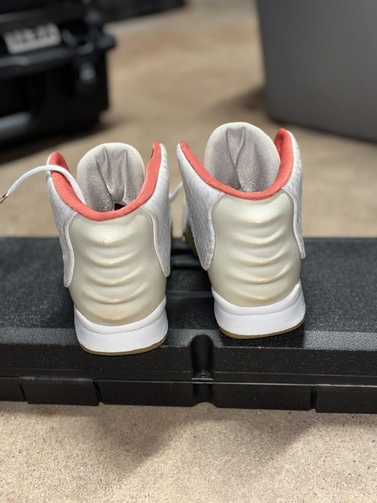 Kanye West × Nike Nike Air Yeezy 2 NRG 'Pure Platinum' Size US 11 / EU 44 - 4 Thumbnail