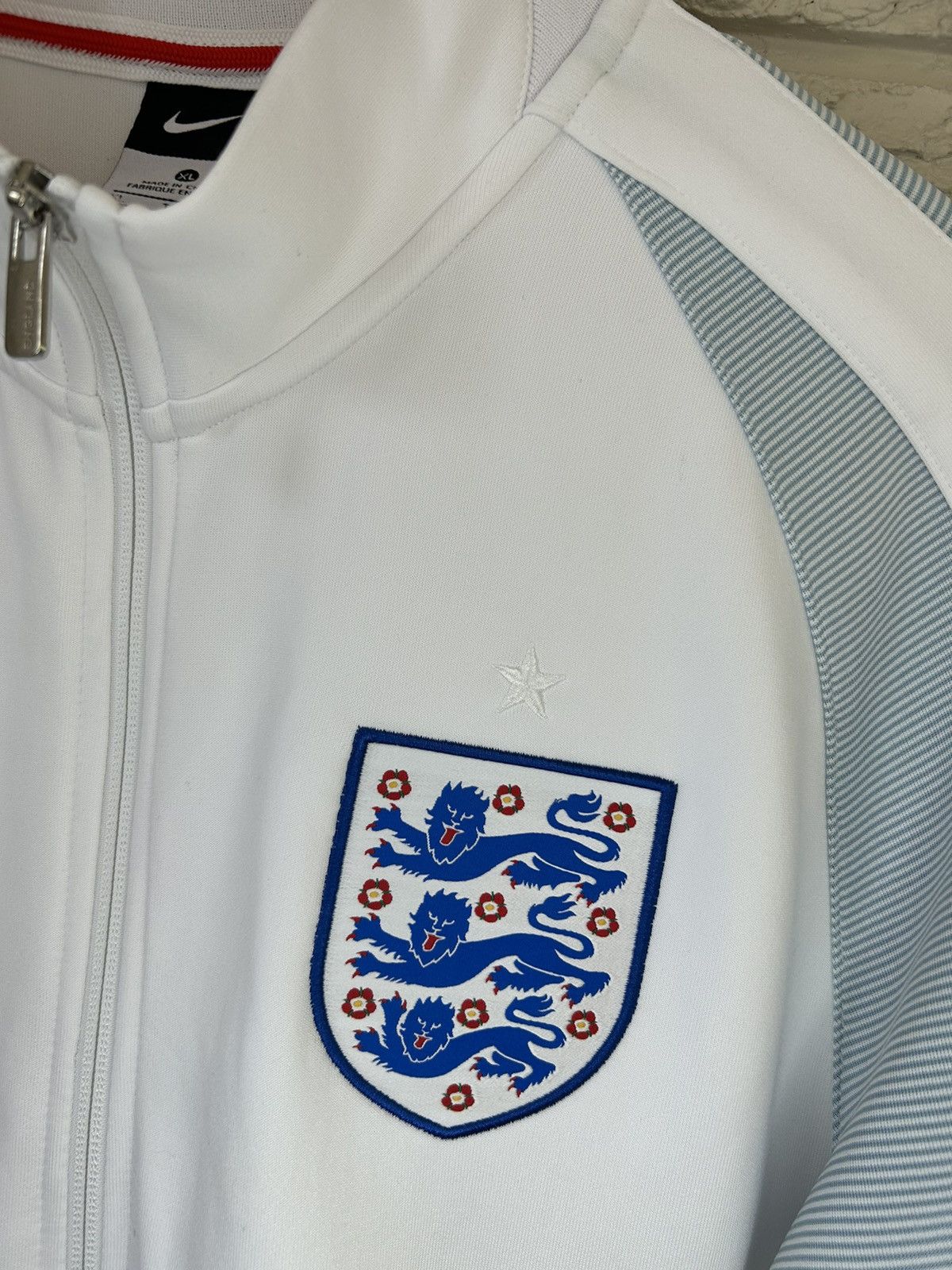 Nike Vintage Nike England 2010 Retro Zip Up Jacket Size US XL / EU 56 / 4 - 5 Thumbnail