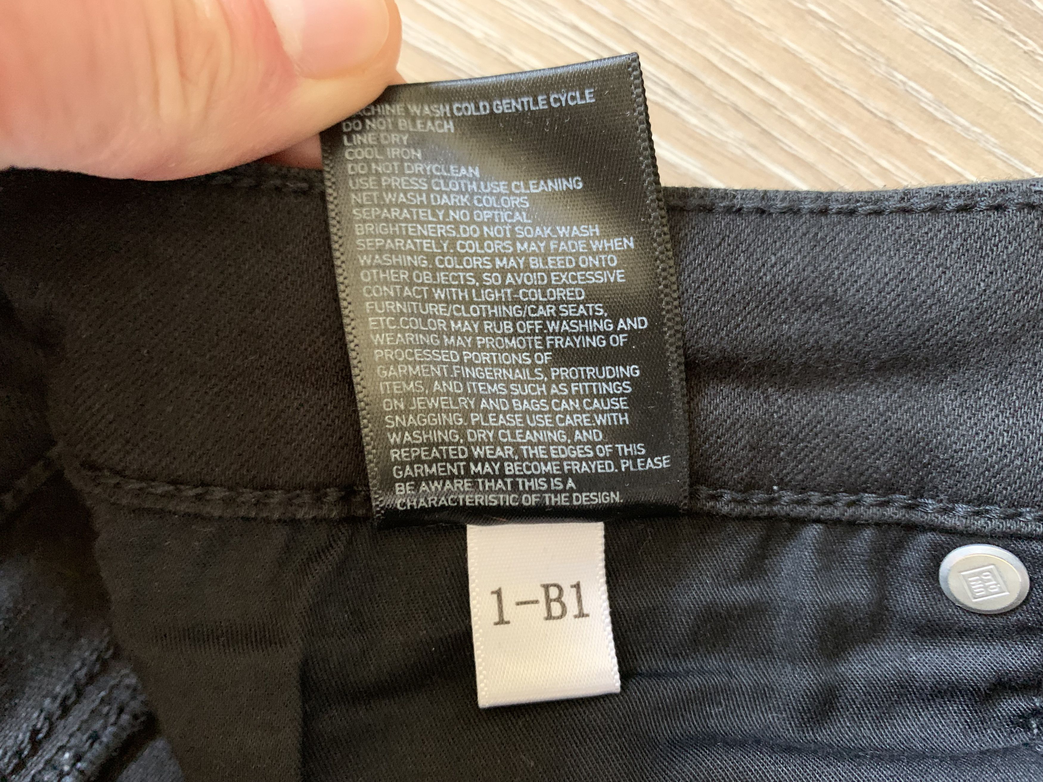 Uniqlo Uniqlo Distressed Black Denim Skinny Jeans Size 26" / US 2 / IT 38 - 10 Thumbnail