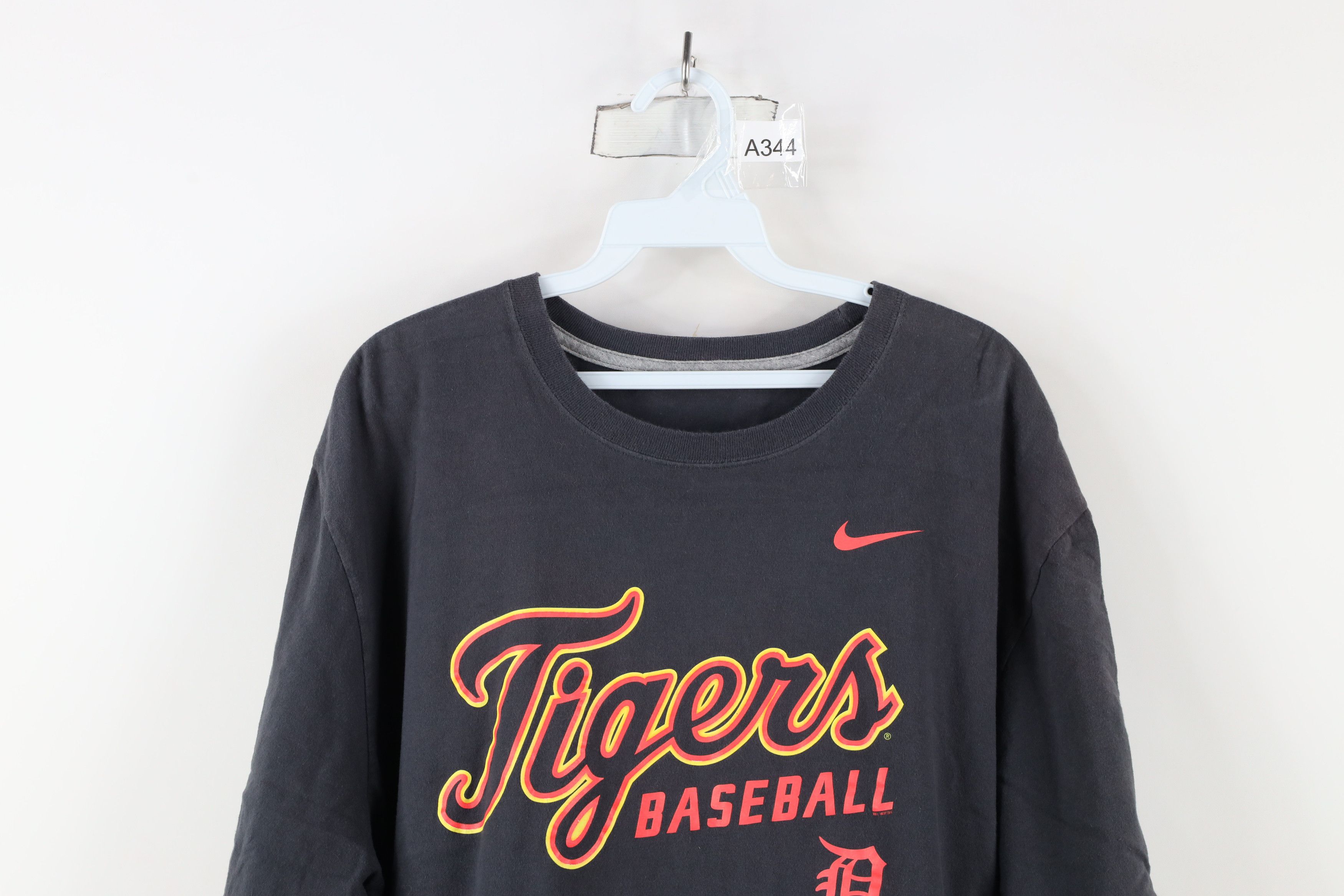 Nike × Vintage Vintage Y2K Nike Spell Out Detroit Tigers Baseball T-Shirt Size US XXL / EU 58 / 5 - 2 Thumbnail