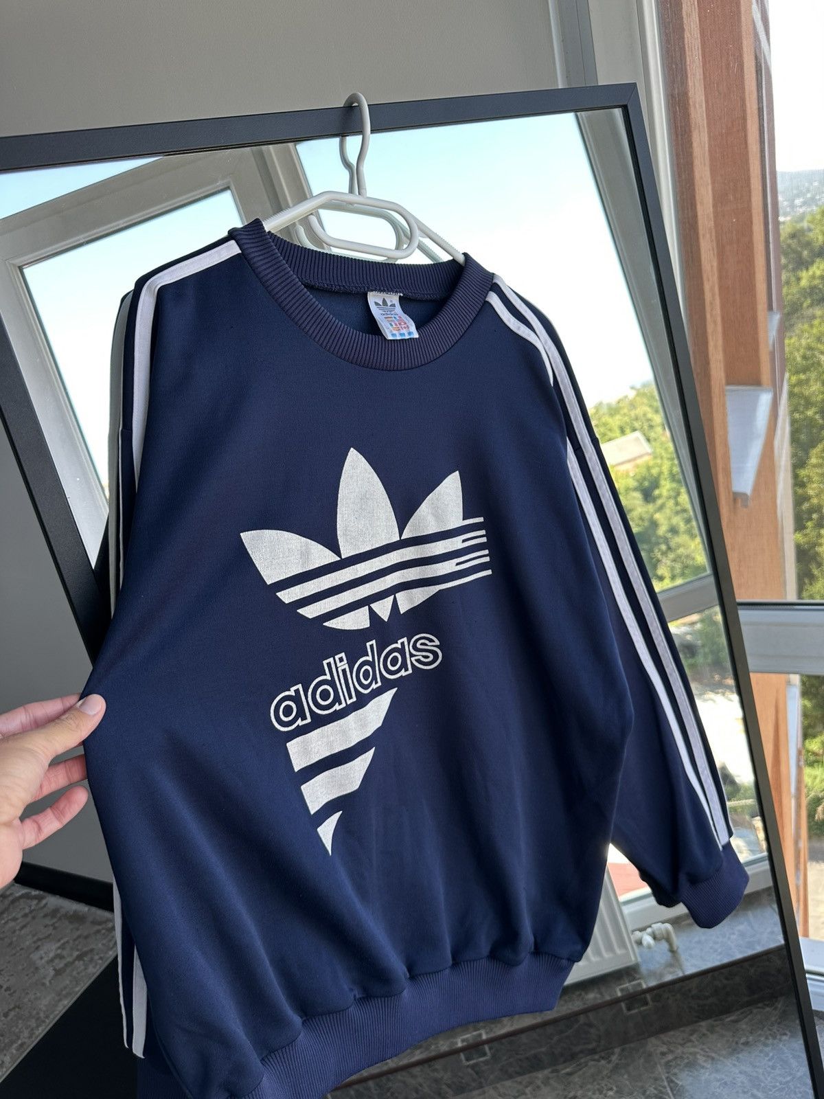 Adidas Vintage Adidas Originals Trefoil Big Logo Sweatshirt Navy Size US M / EU 48-50 / 2 - 6 Thumbnail