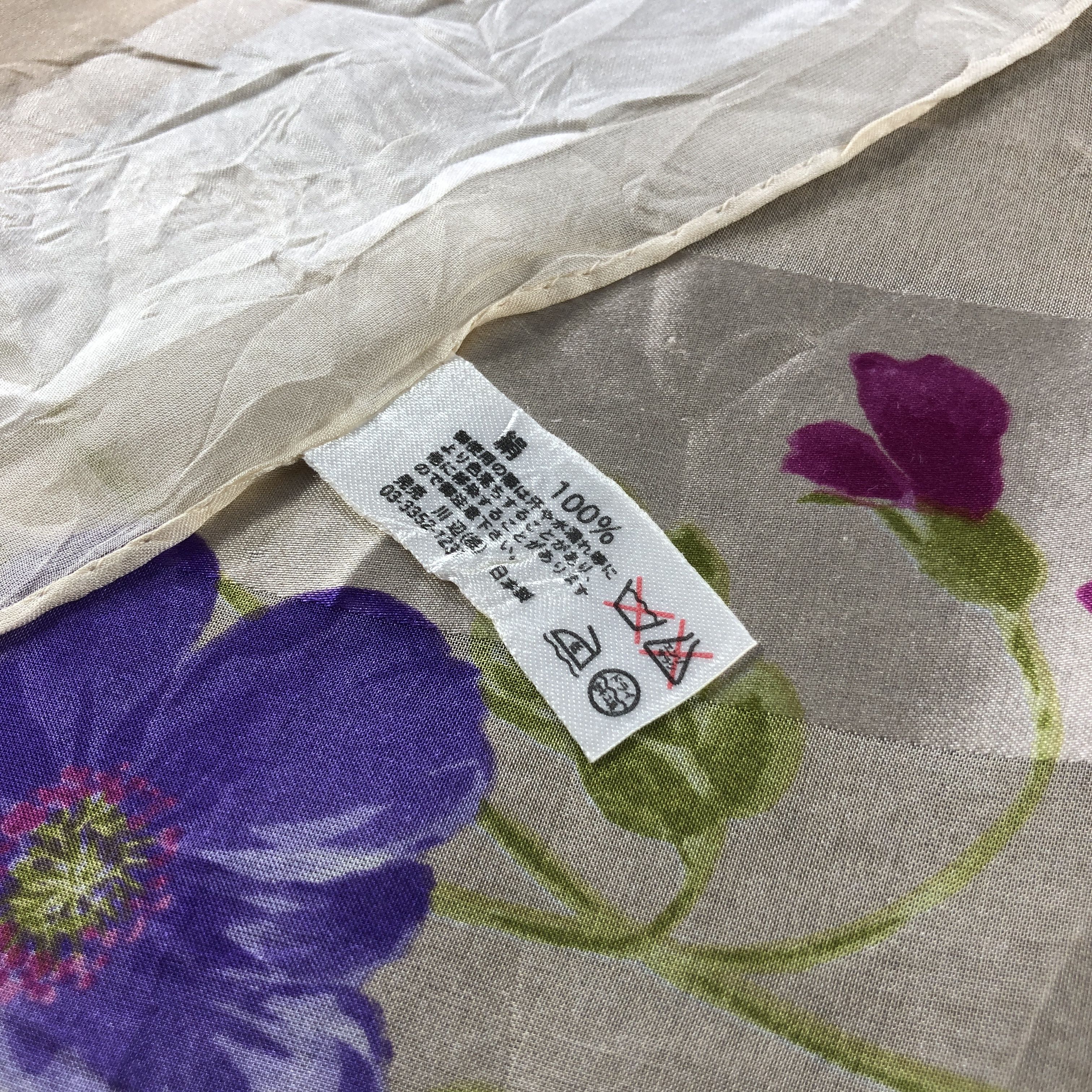Hanae Mori Vintage Hanae Mori Floral Silk Scarf M1271 Size ONE SIZE - 6 Thumbnail