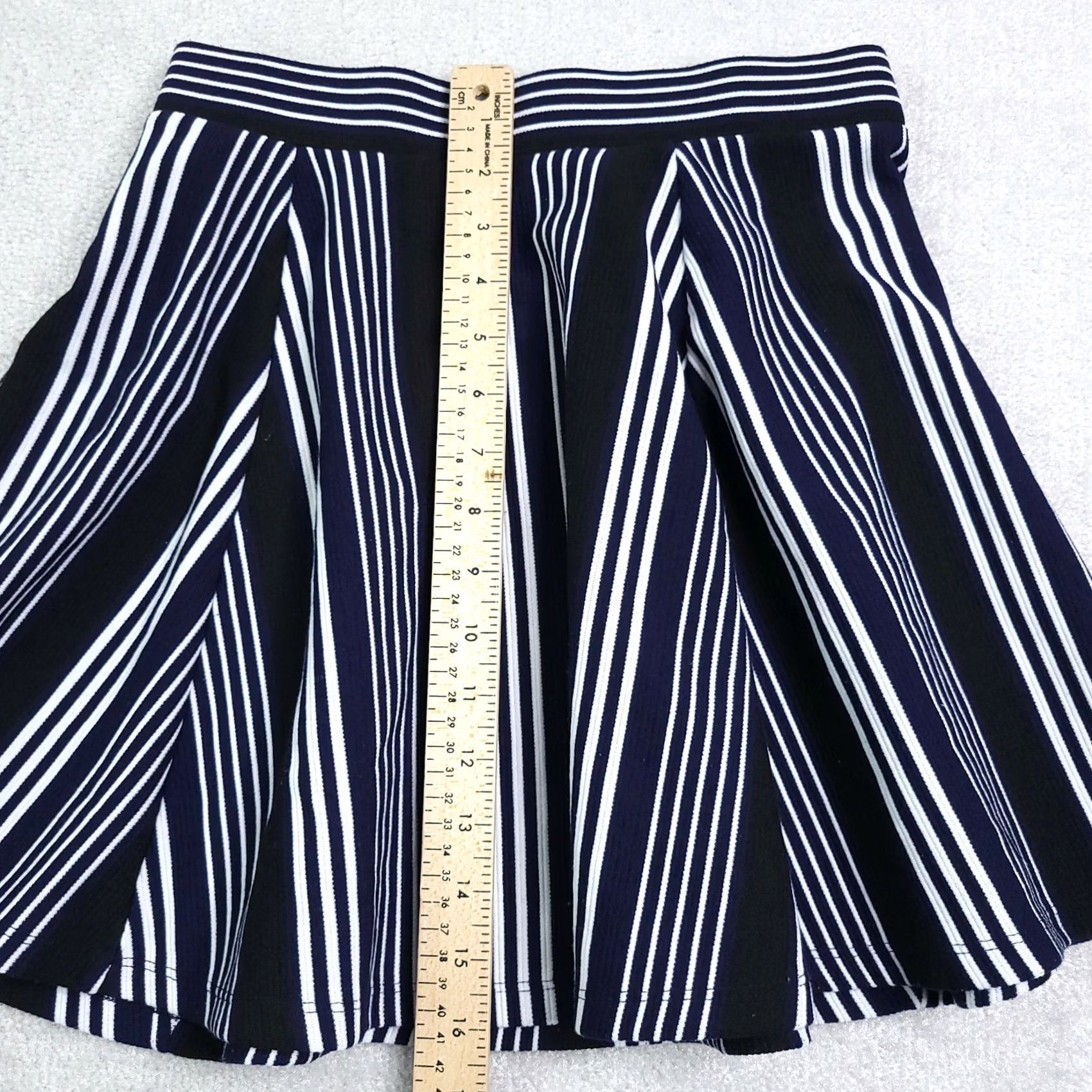 H&M H&M DIVIDED Mini Skirt Women's Small Stripped White Blue Black Stretch Side Zip Size 28" / US 6 / IT 42 - 6 Thumbnail