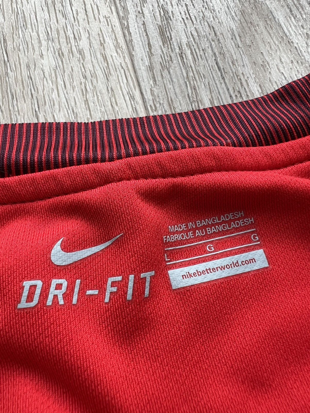Nike Nike 2016 England Red Soccer T-Shirt Football Jersey Size US L / EU 52-54 / 3 - 7 Thumbnail