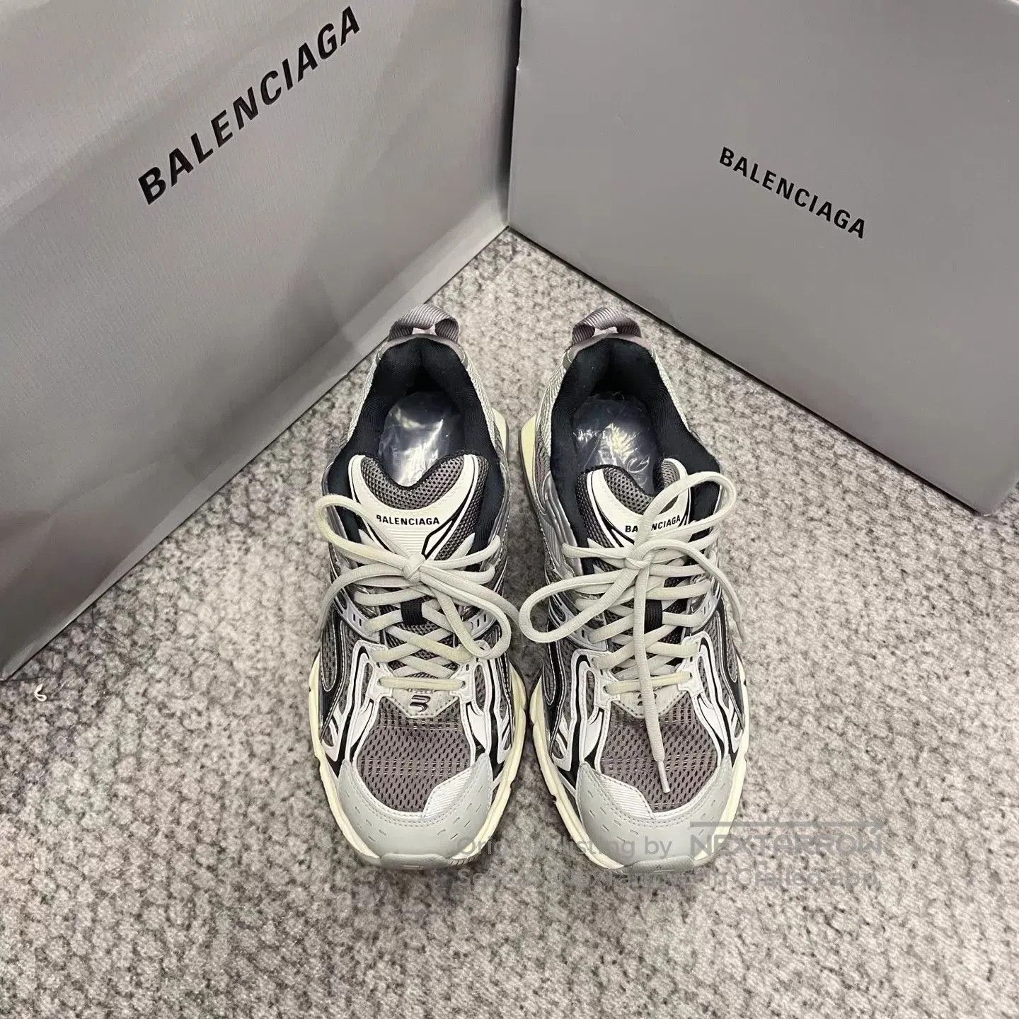 Balenciaga Gray Lowtop Sneakers Size 7. Size US 7 / EU 40 - 1 Thumbnail
