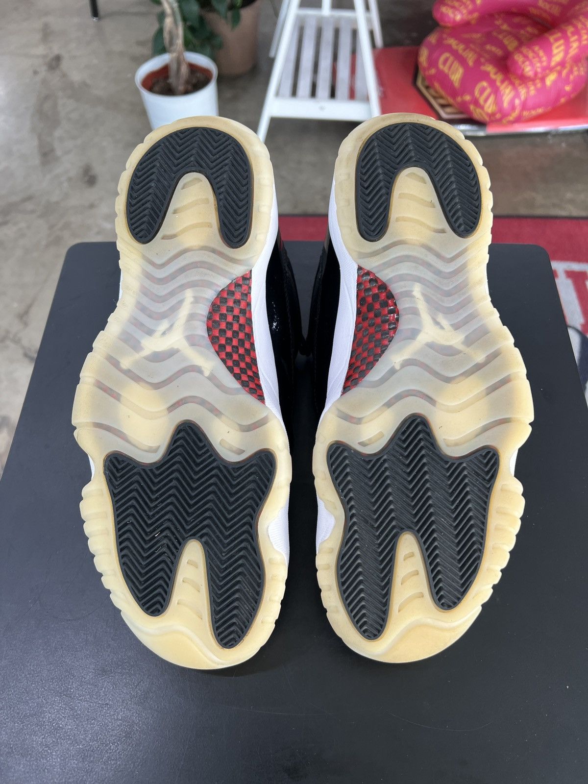 Jordan Brand Air Jordan 11 Low 72-10 Sz. 11.5 (2022) Size US 11.5 / EU 44-45 - 8 Thumbnail