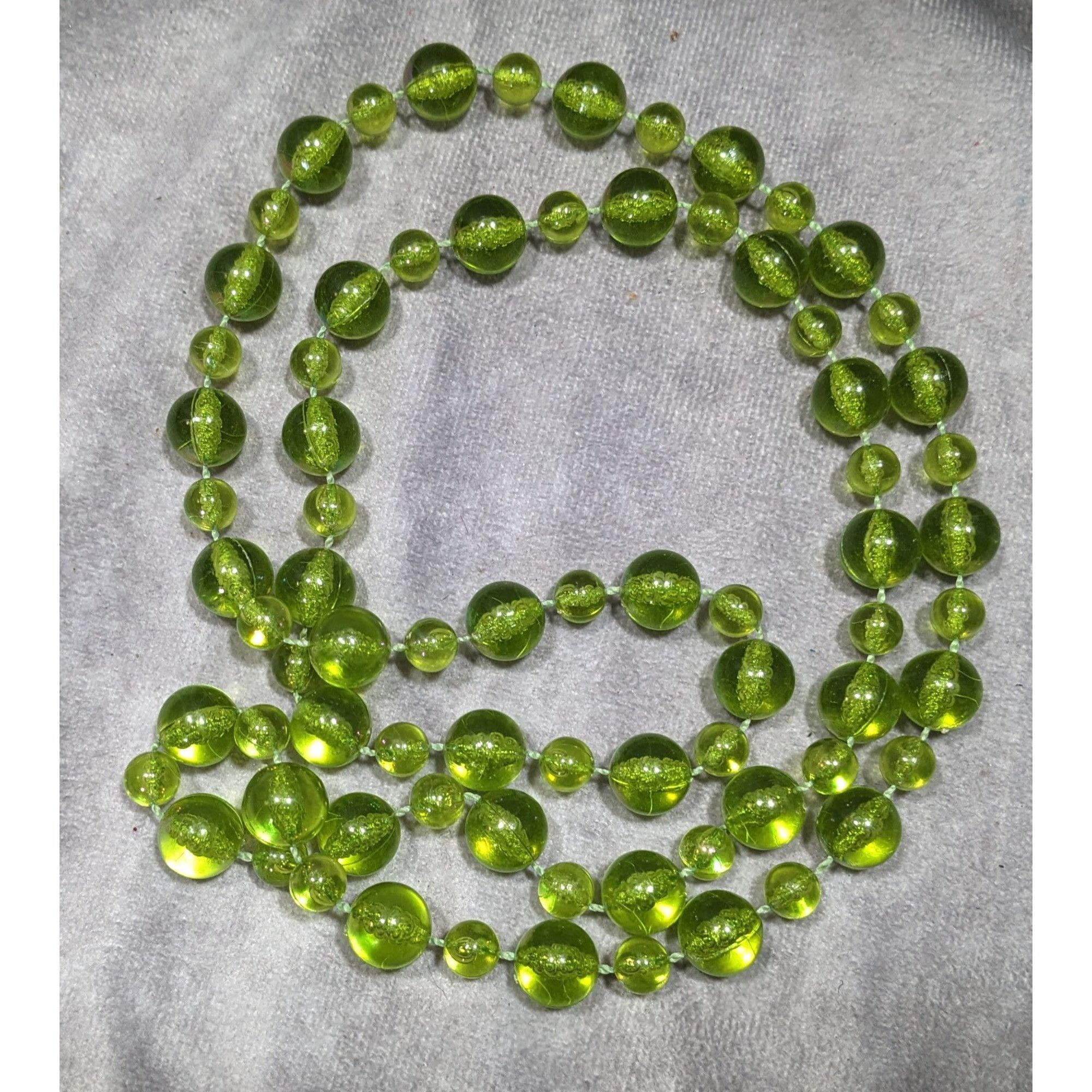 Other Cottagecore Spring Themed Green Translucent Beaded Necklace Size ONE SIZE - 4 Thumbnail