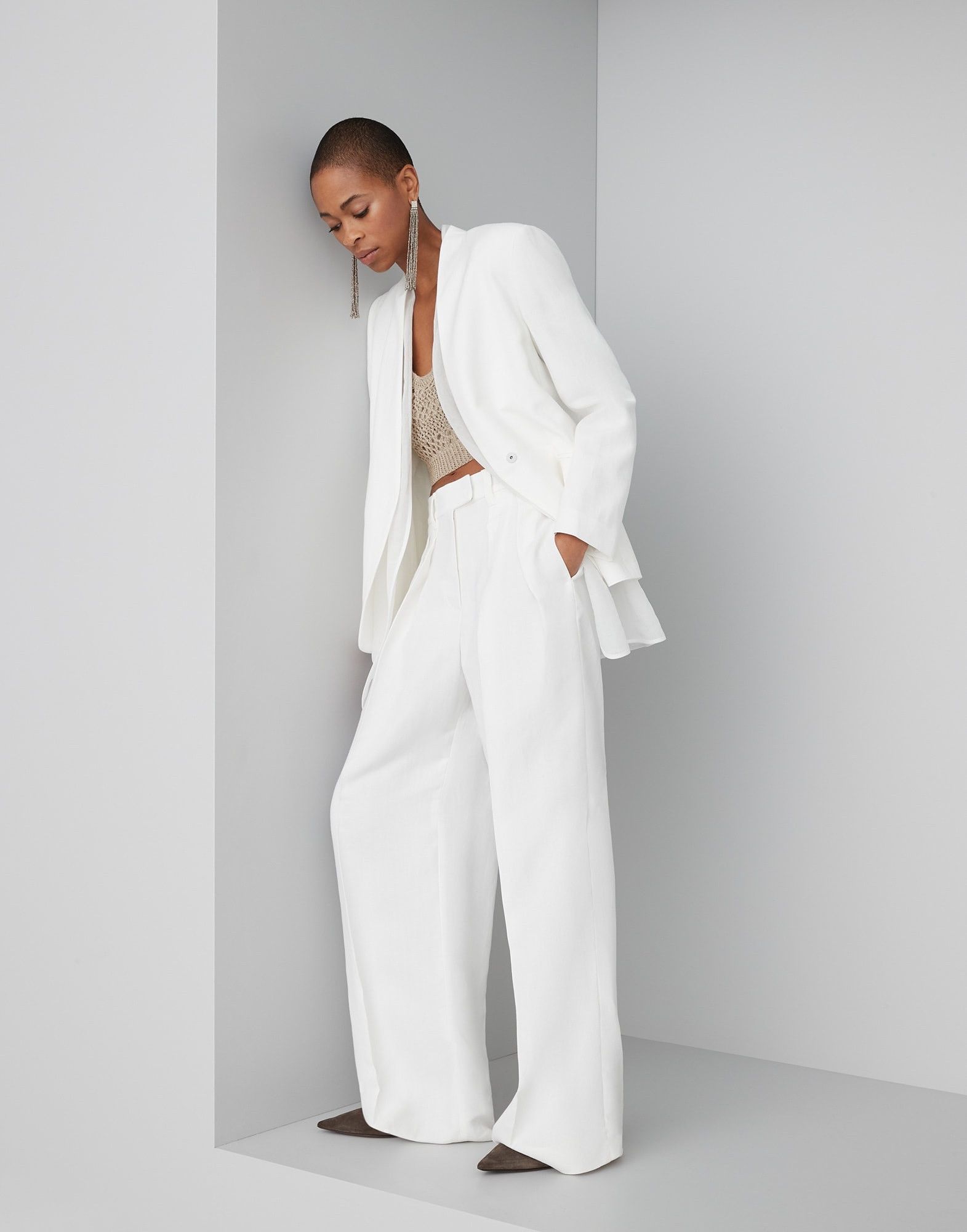 o1w1db10825 Knitted Vest in Light/Pastel Brown