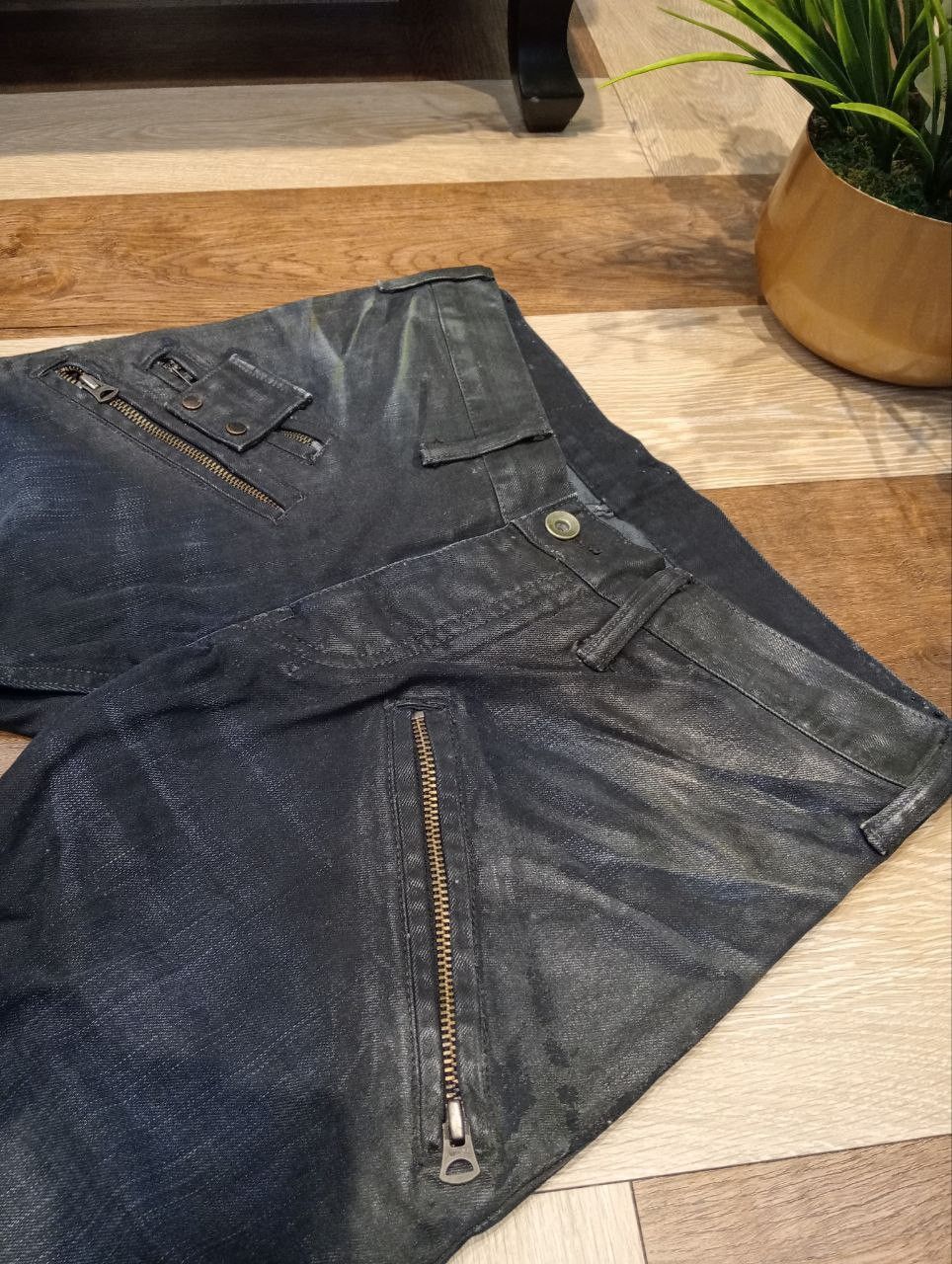 Le Grande Bleu (L.G.B.) VERY RARE L.G.B LE GRANDE BLEU MANIAC CORP WAXED DENIM JEANS Size US 30 / EU 46 - 4 Thumbnail