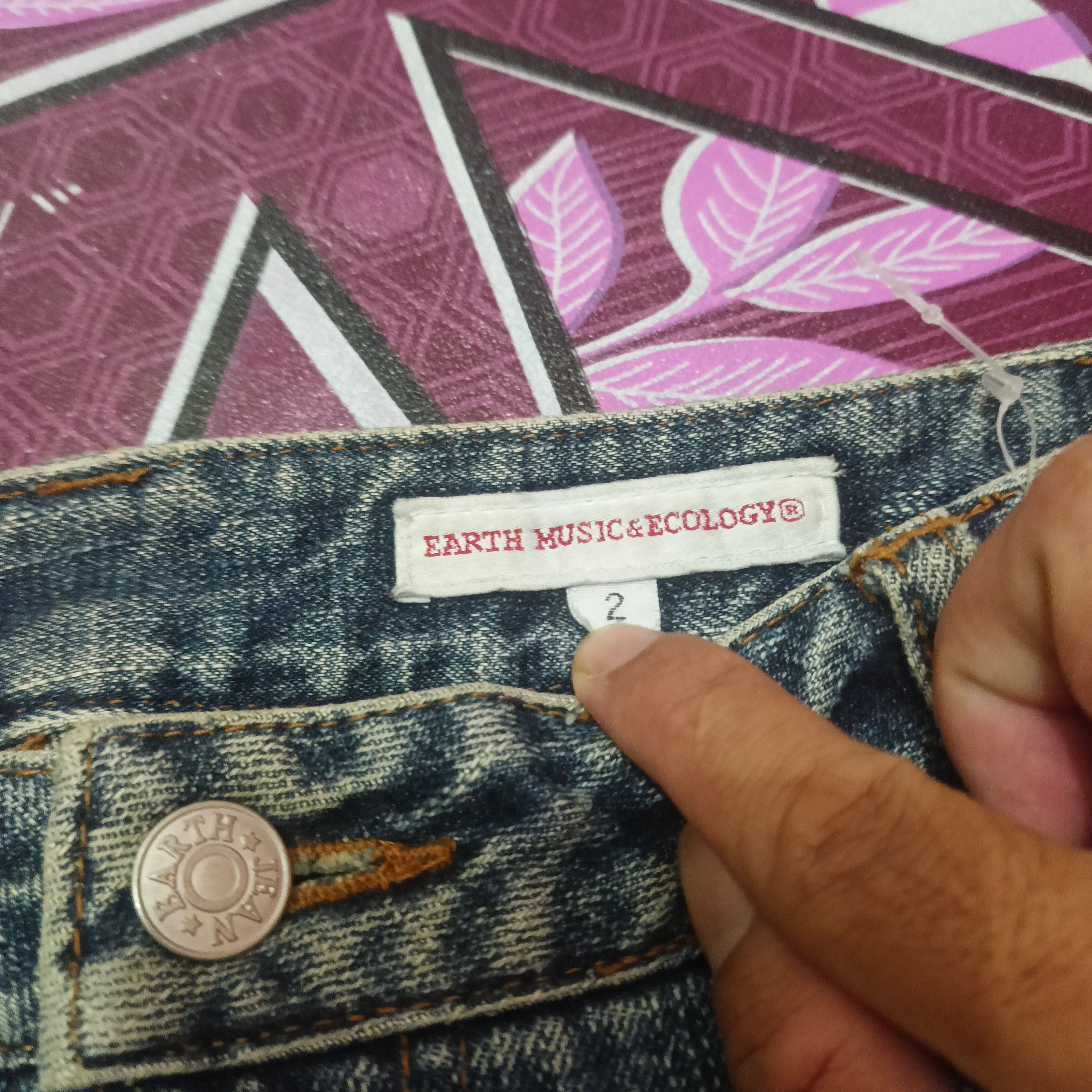 Who Decides War Japanese Earth Music & Ecology Painting Selvedge jeans Size US 31 - 6 Thumbnail