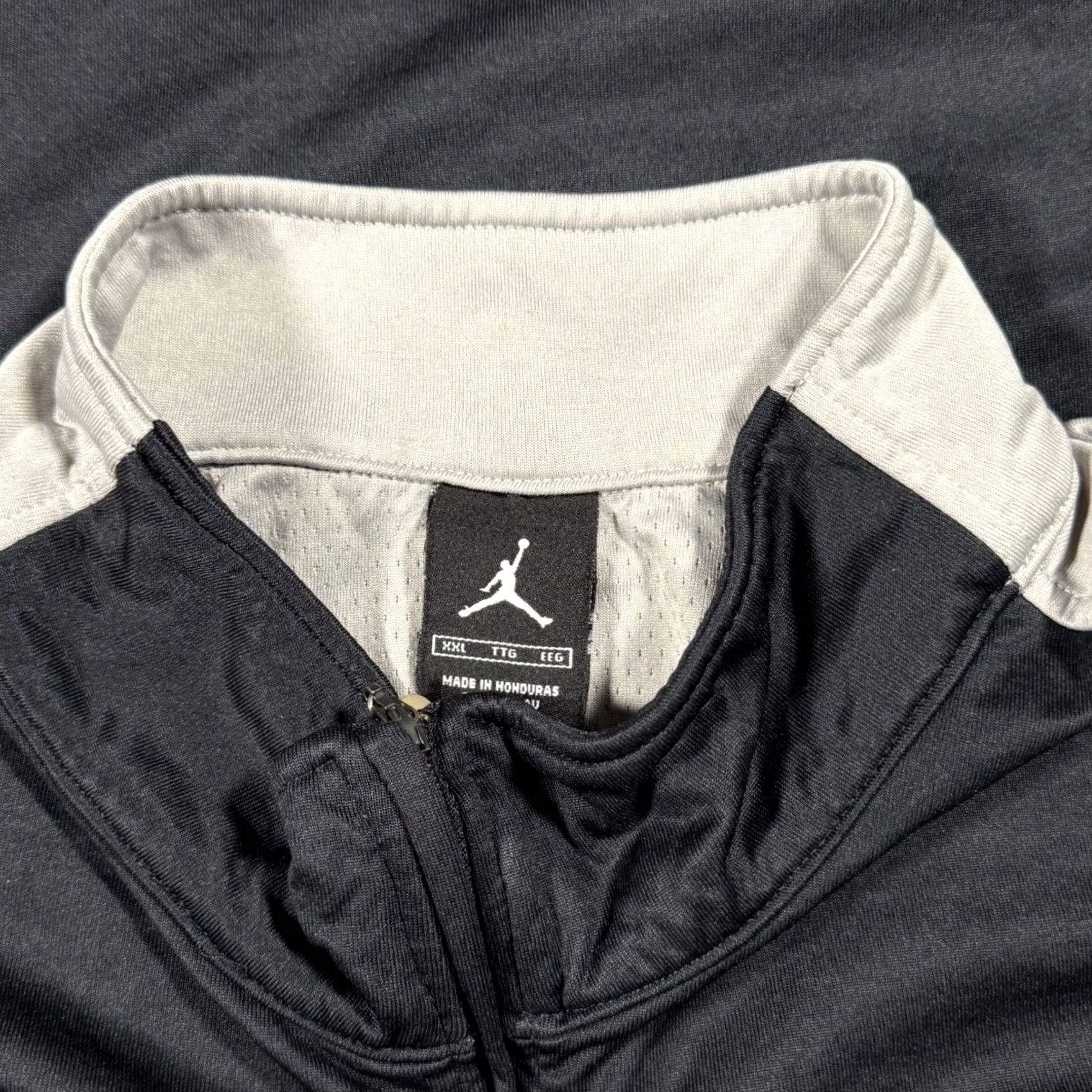 Jordan Brand VINTAGE Jordan HOUGH 2XL Mens Quarter Zip Pullover Shirt Black Gray Athletic Size US XXL / EU 58 / 5 - 4 Thumbnail