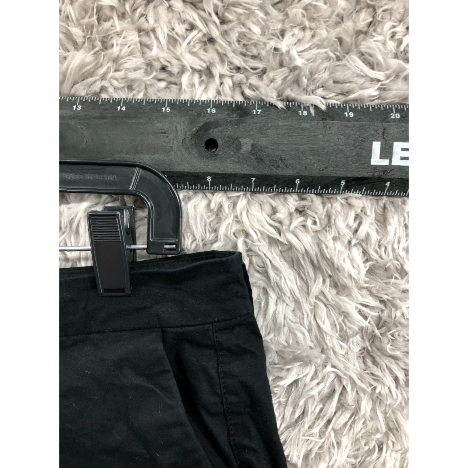 Old Navy Old Navy Womens Chino Shorts Size 10 Mid Rise Dark Wash Black Size 32" / US 10 / IT 46 - 2 Thumbnail