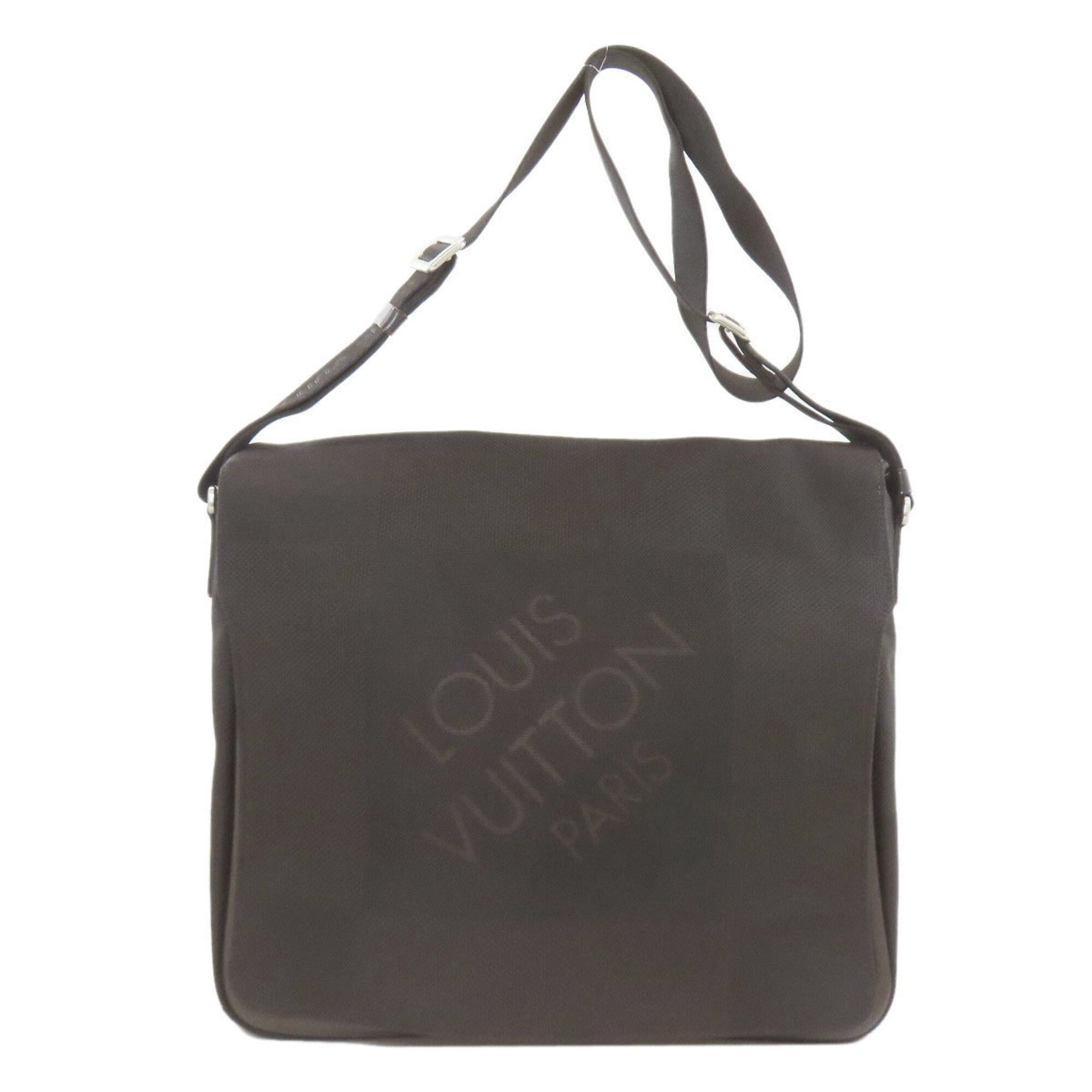 Louis Vuitton Louis Vuitton M93032 Messager Shoulder Bag Damier Geant Women's LOUIS VUITTON Size ONE SIZE - 1 Thumbnail