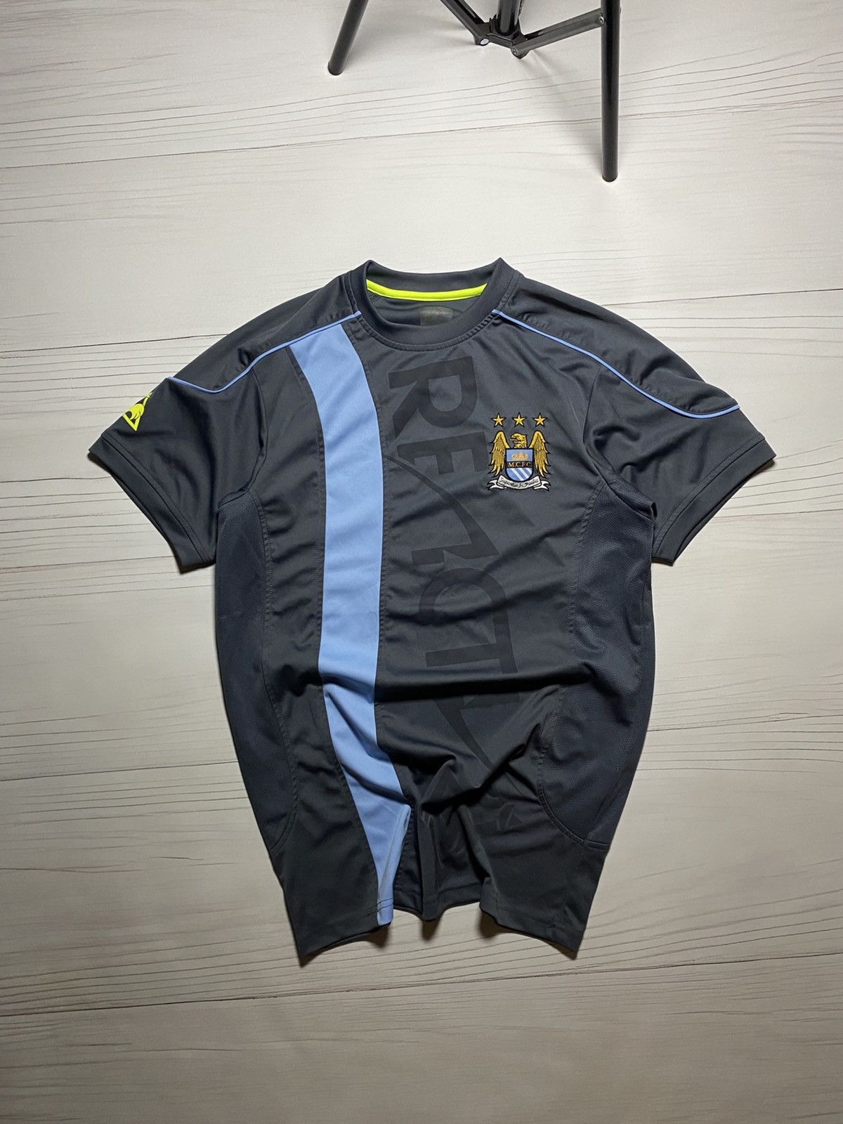 Le Coq Sportif × Vintage Vintage Manchester City training 2007 football y2k t shirt Size US M / EU 48-50 / 2 - 1 Thumbnail
