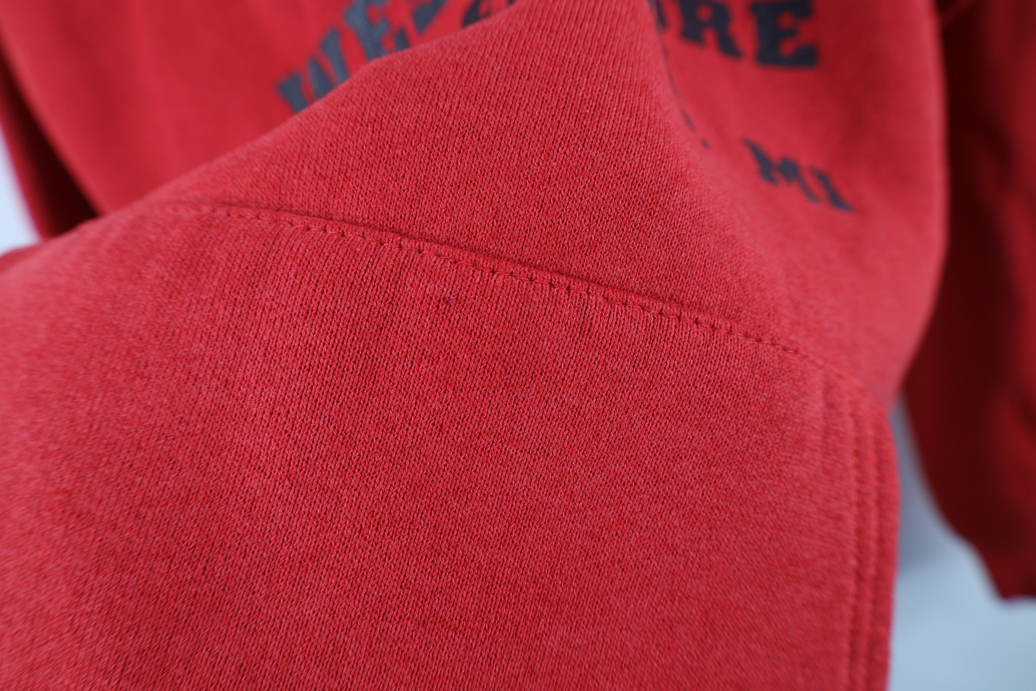Vintage Vintage 90s Bass Fishing Michigan Hoodie Sweatshirt Red USA Size US XL / EU 56 / 4 - 5 Thumbnail