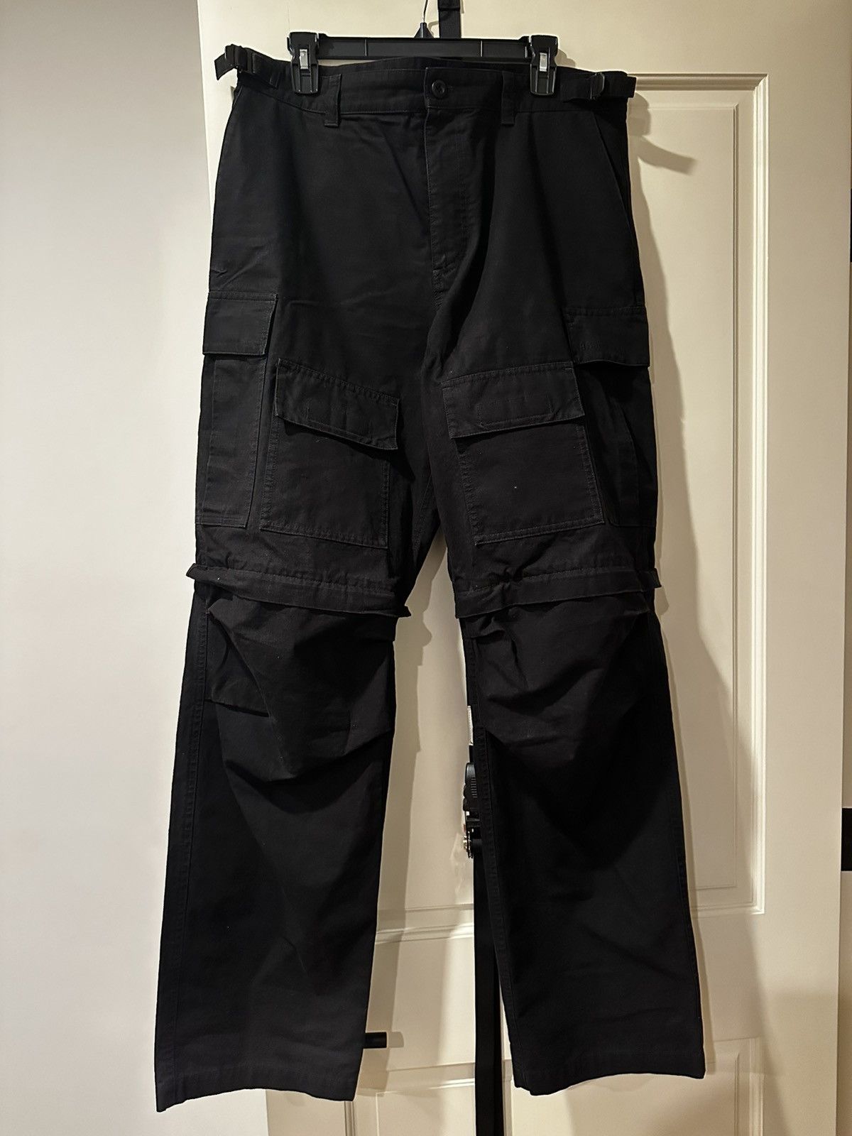 Balenciaga Balenciaga Cargo Pants Size US 34 / EU 50 - 1 Thumbnail