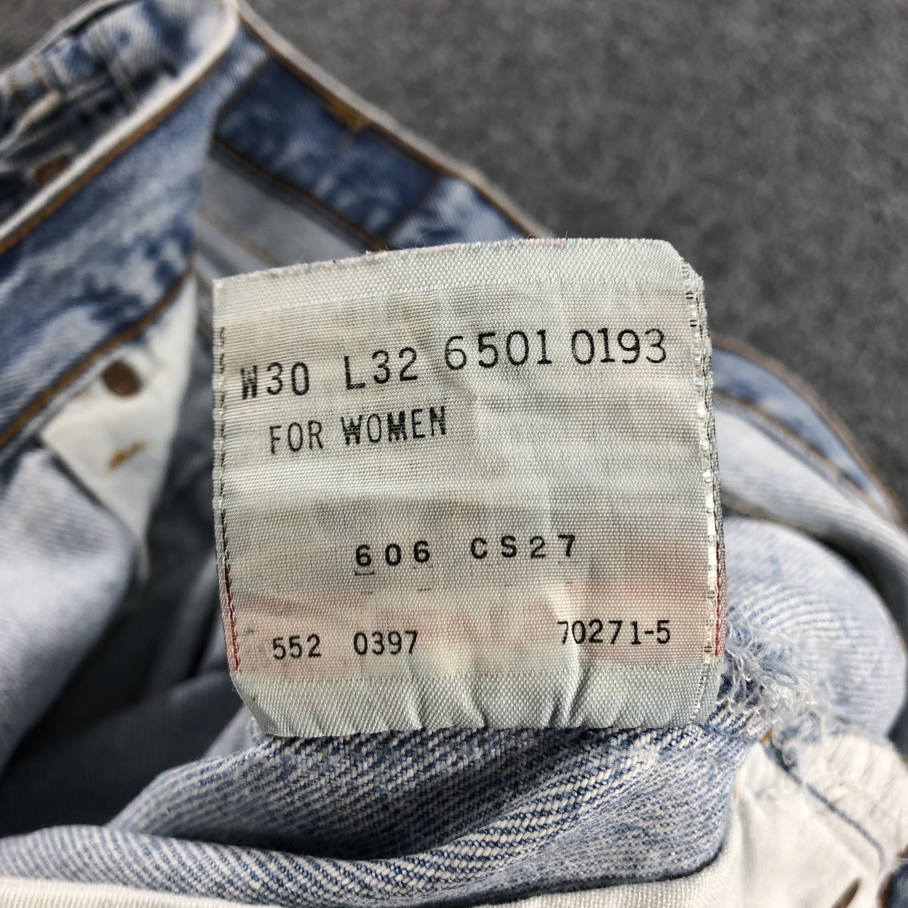 Levi's Vintage 90s Light Wash Levis 501 Jeans-J1900 Size US 29 - 12 Thumbnail