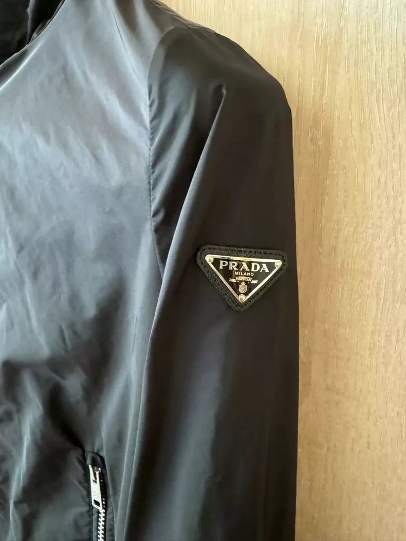 Prada Prada Black triangle jacket 2501-Nextarrow Size US XS / EU 42 / 0 - 2 Thumbnail