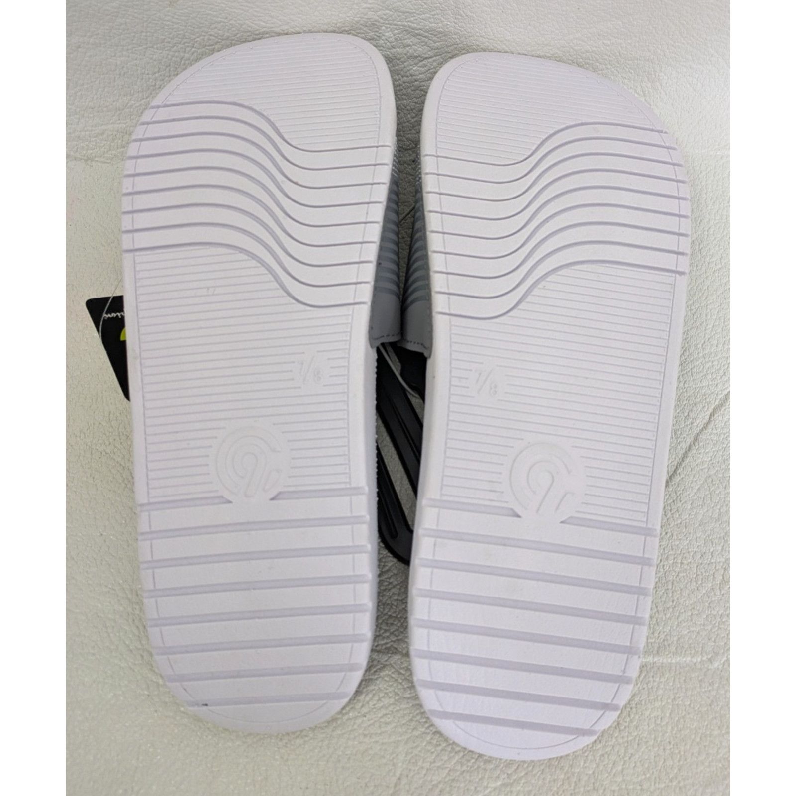 Champion 1 Pair Champion Men's Slide Gray Small 7/8 Foam Slippers Size US 7 / EU 40 - 4 Thumbnail