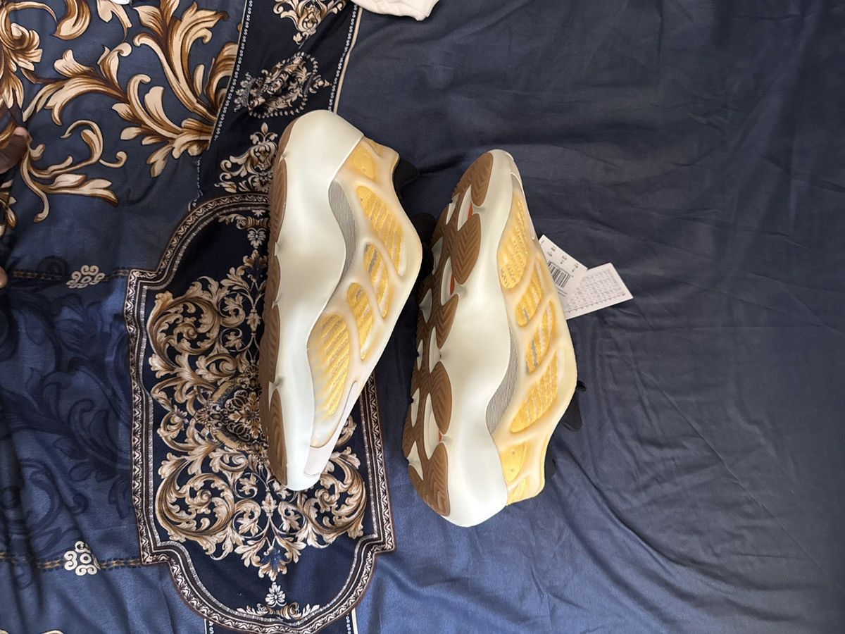 Yeezy Yeezy 700 Size US 9.5 / EU 42-43 - 1 Thumbnail