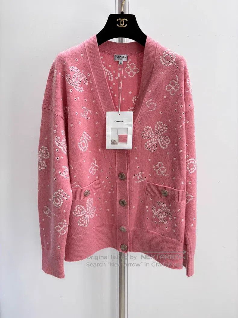 Chanel Chanel Pink hollow embroidery flower logo cardigan coat Size XS / US 0-2 / IT 36-38 - 1 Thumbnail
