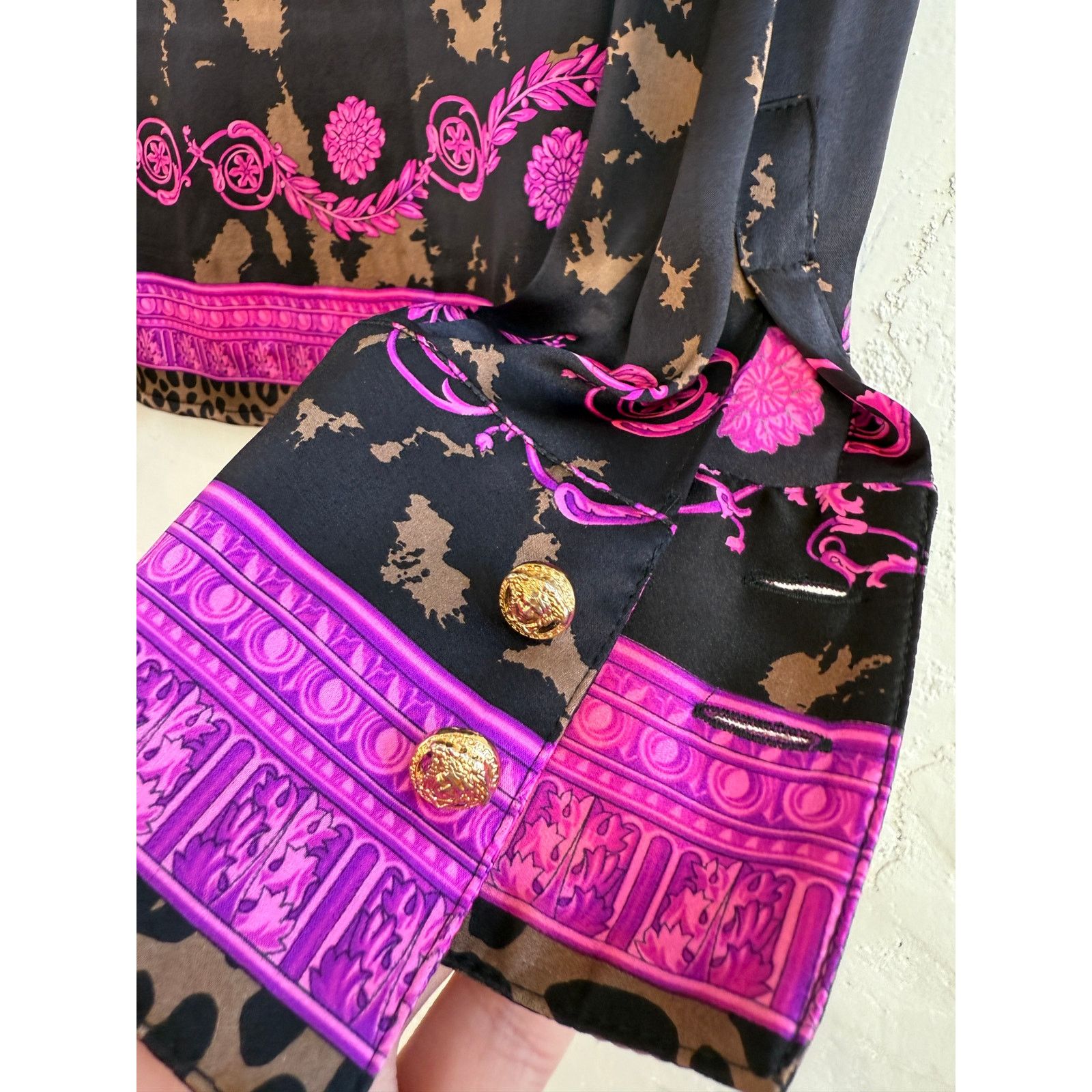 Versace Vintage Versace Print Silk Button Up Shirt Size XS / US 0-2 / IT 36-38 - 6 Thumbnail