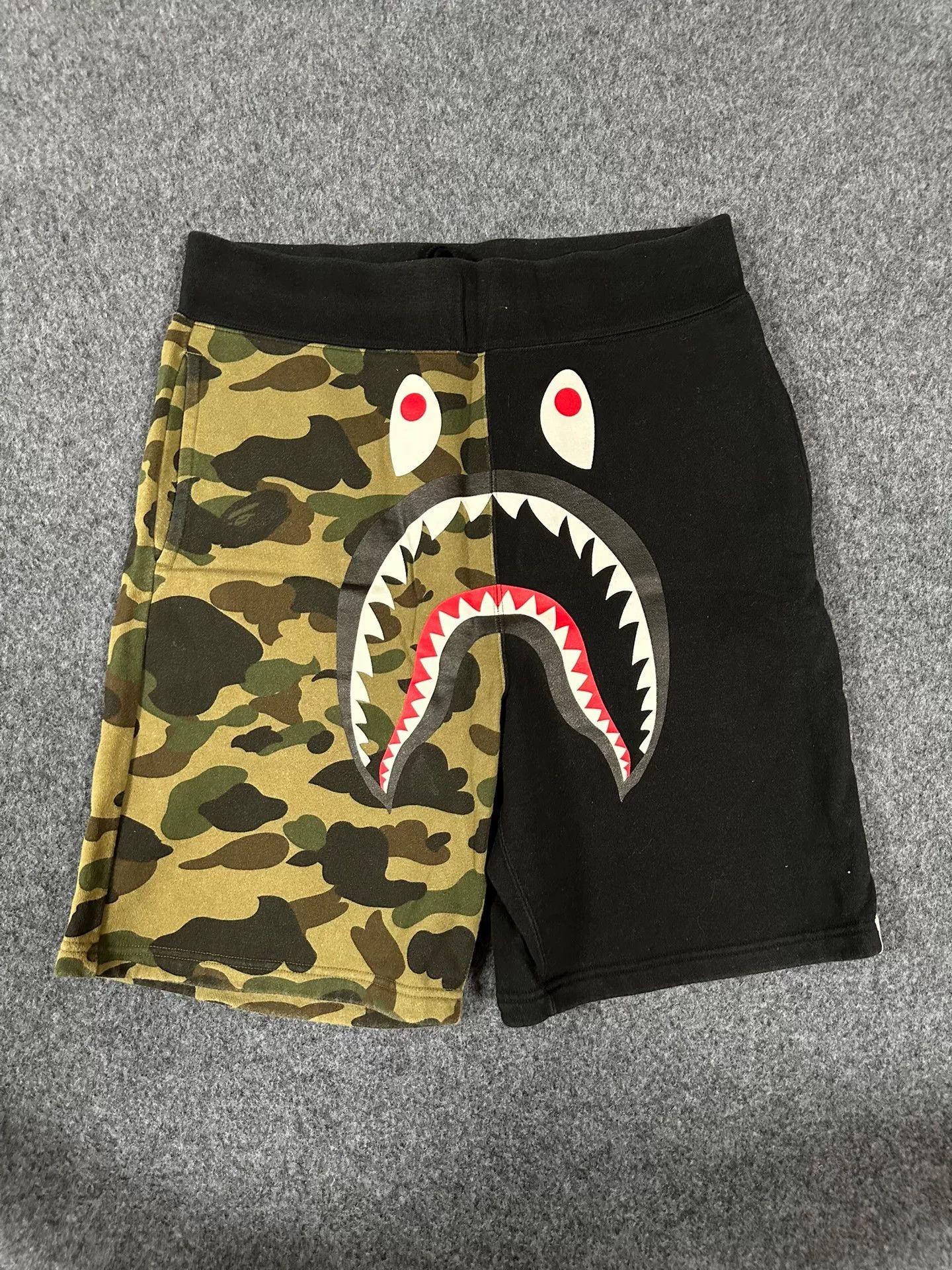 Bape Bape Multi Shark Shorts Designer Size US 34 / EU 50 - 1 Thumbnail