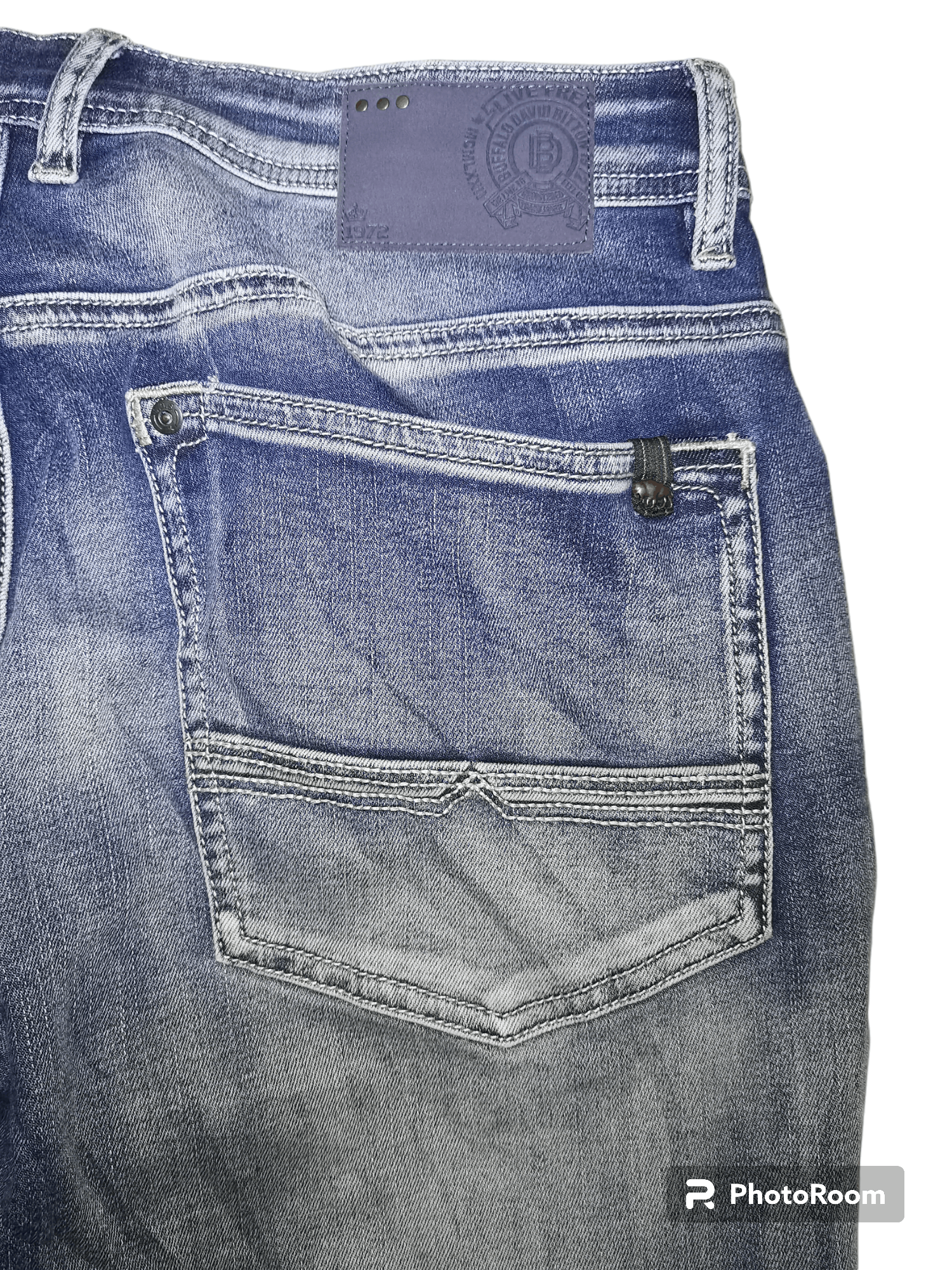 Buffalo David Bitton BUFFALO DAVID BITTON STRAIGHT STRETCH SIX-X SAND WASH JEANS Size US 34 / EU 50 - 8 Thumbnail