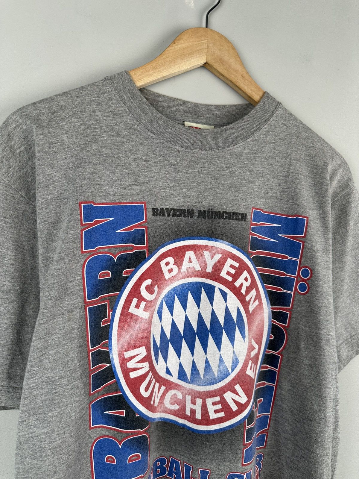 Band Tees Vintage 2000s Fc Bayern Munchen Tee Box Logo Size US M / EU 48-50 / 2 - 3 Thumbnail