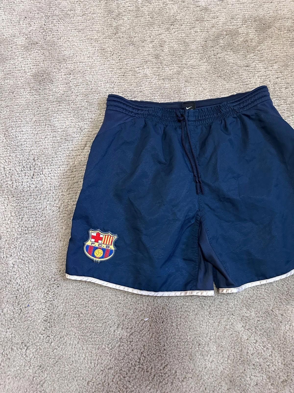 Nike 90's Nike FC Barcelona Football Shorts Soccer Track Sz M Size US 32 / EU 48 - 2 Thumbnail