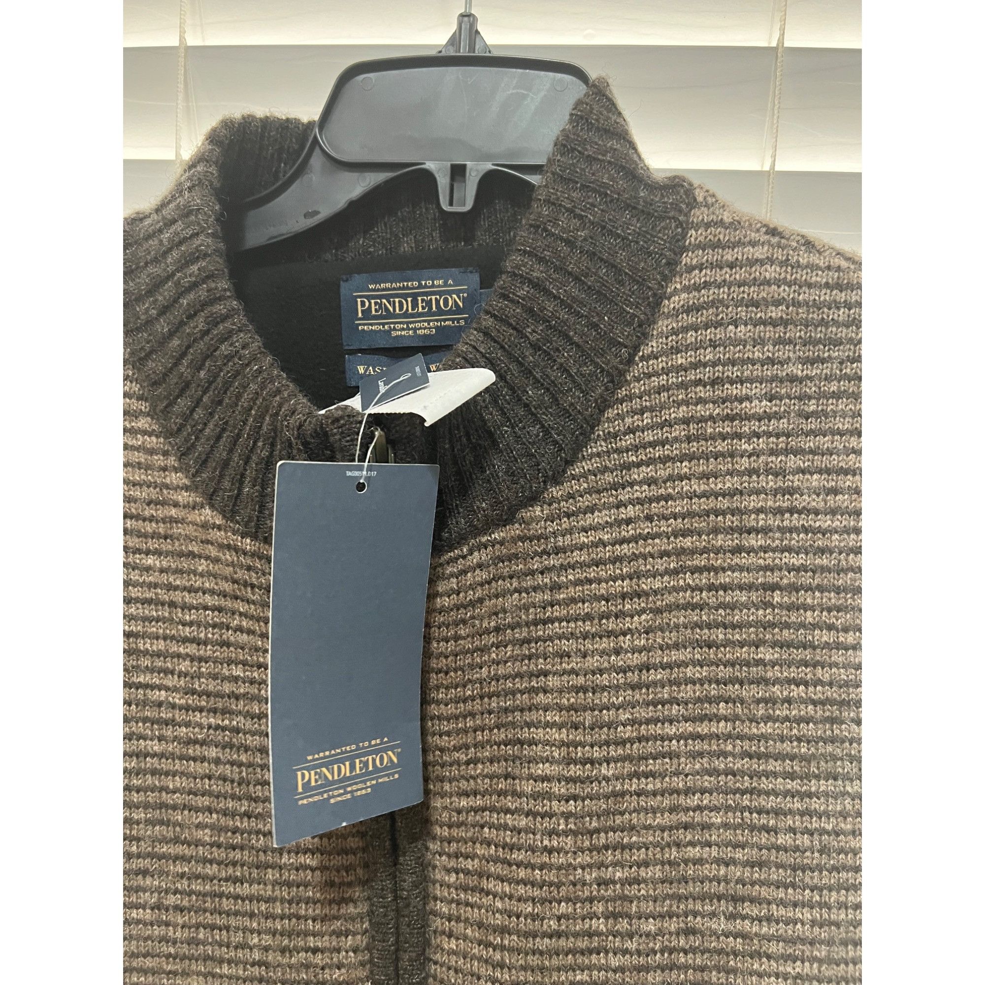 Pendleton Pendleton Shetland Collection Men's Sweater Vest NWT - Size Size US XXL / EU 58 / 5 - 4 Thumbnail