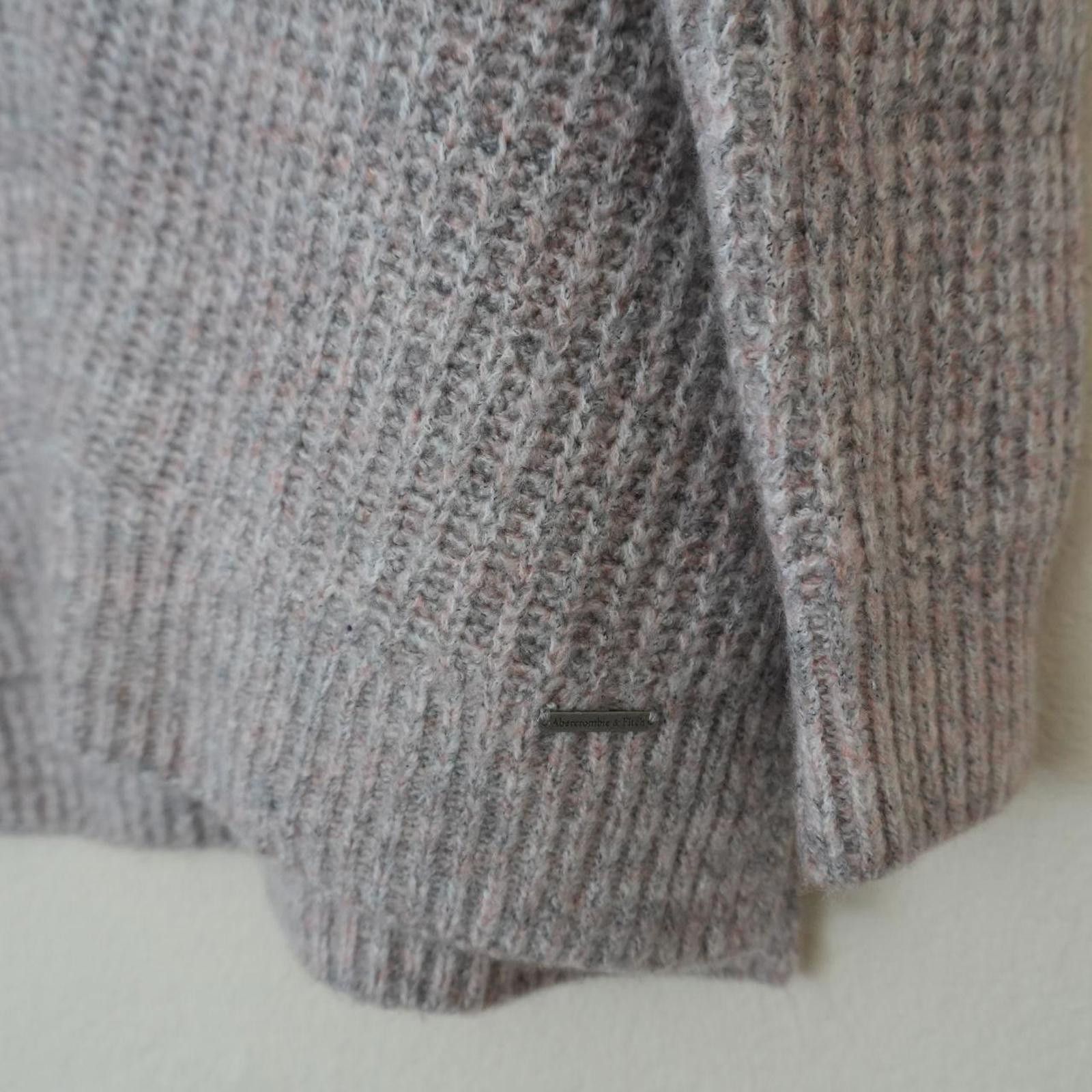 Abercrombie & Fitch Abercrombie & Fitch Sweater Women's L Grey Pink Knit V Neck Size L / US 10 / IT 46 - 4 Thumbnail