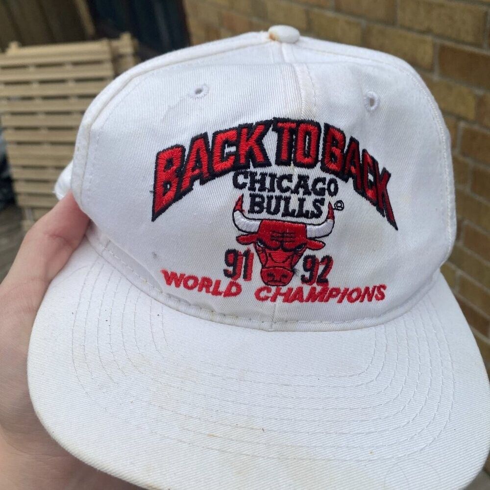 NBA × Vintage Vintage 1992 NBA Chicago Bulls Back to Back Champions Jorda Size ONE SIZE - 3 Thumbnail
