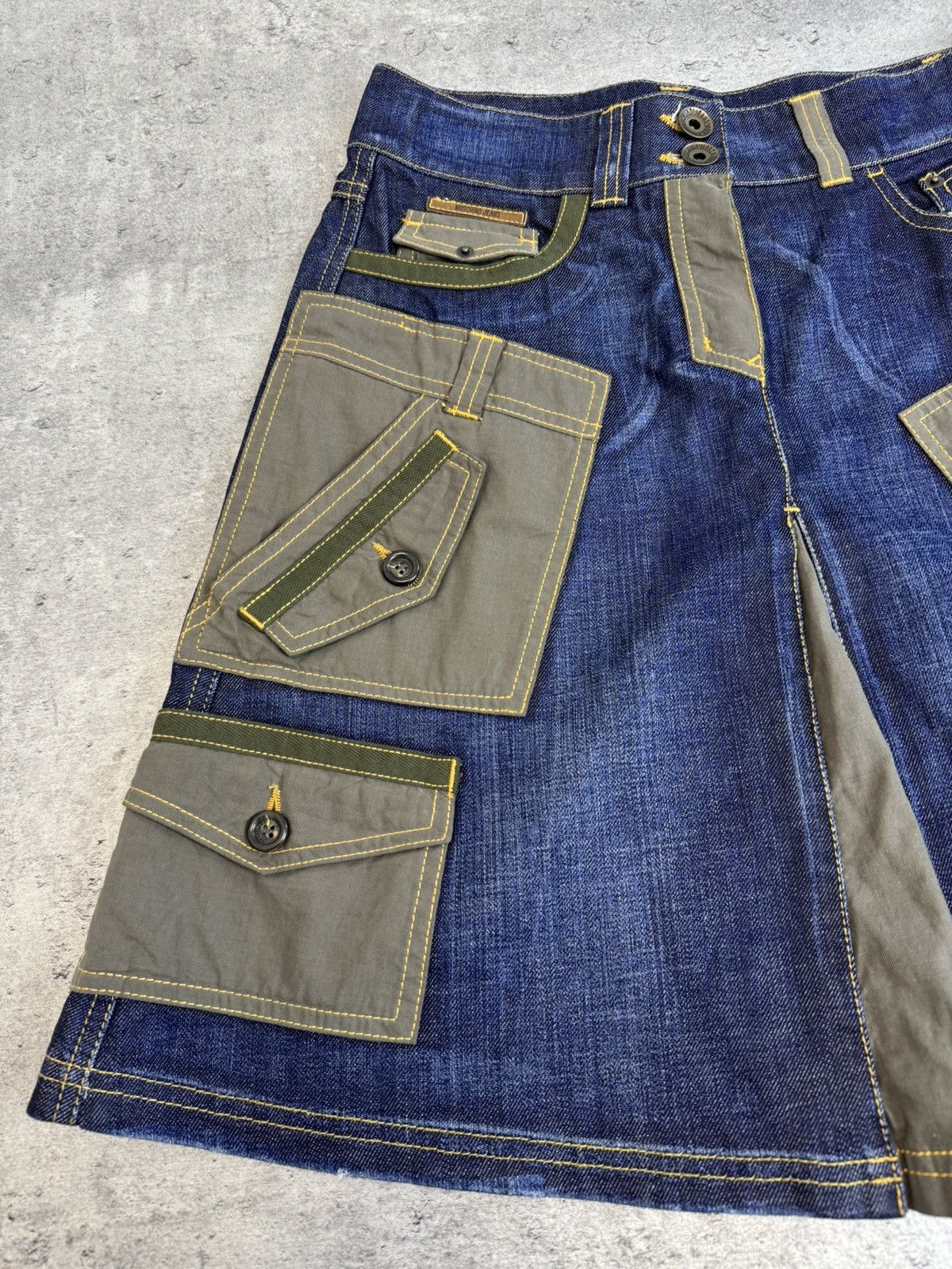 Moschino Moschino Jeans Cargo Utility Skirt Military Patchwork Denim Size 28" / US 6 / IT 42 - 2 Thumbnail