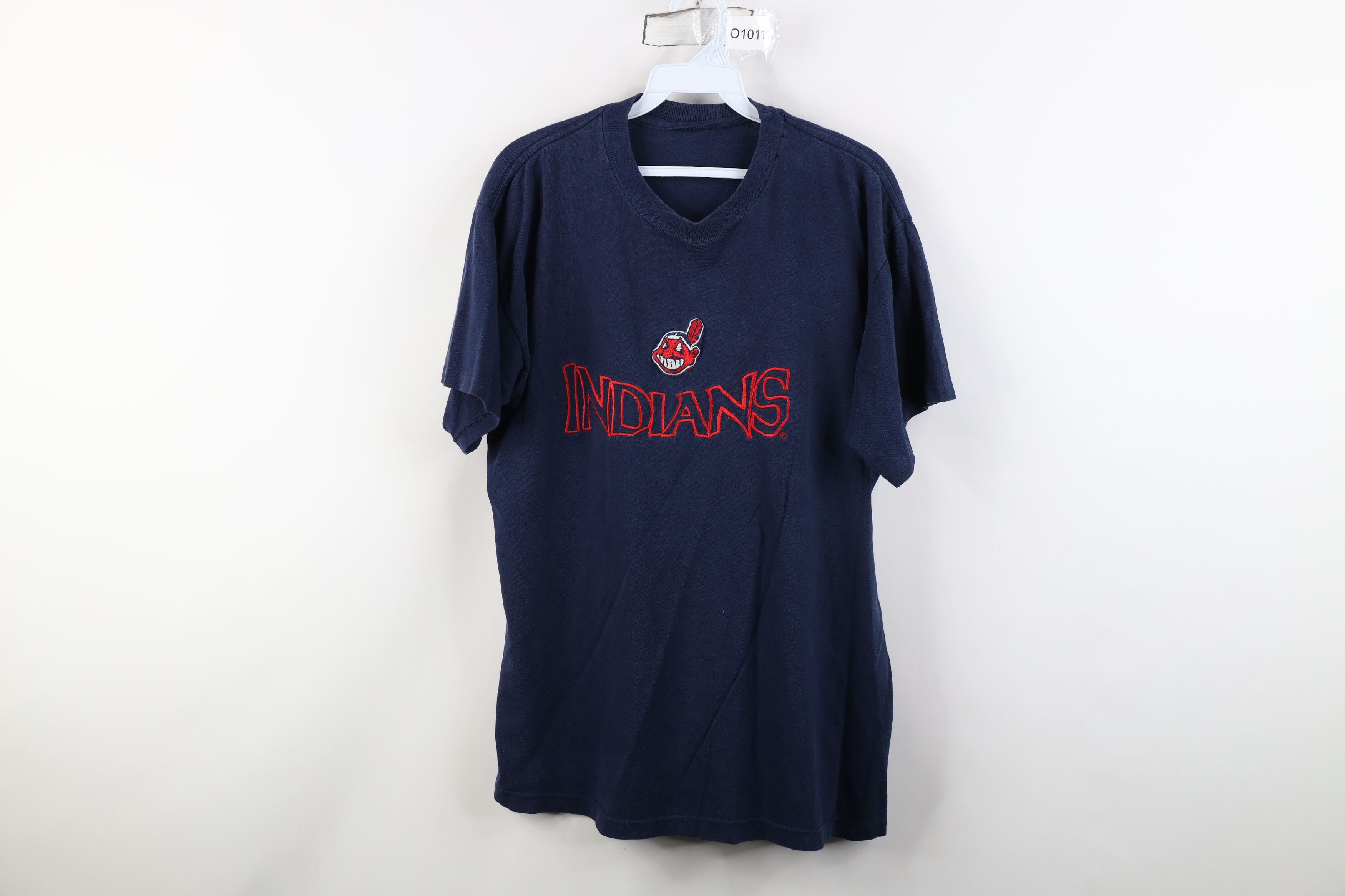 Vintage Vintage 90s Chief Wahoo Cleveland Indians Baseball T-Shirt Size US L / EU 52-54 / 3 - 1 Thumbnail